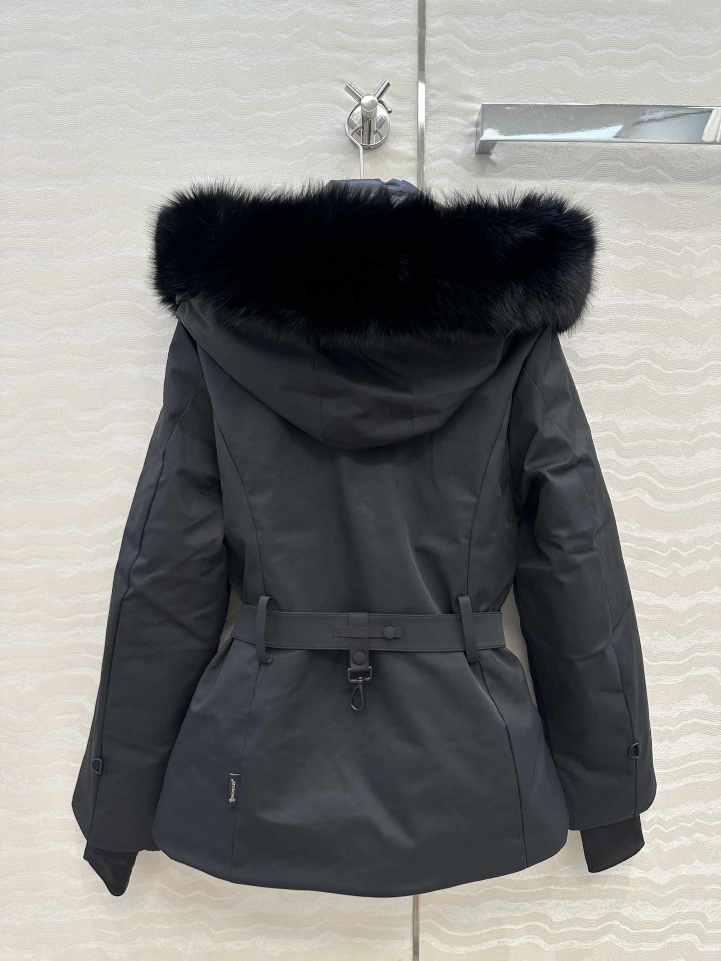 高端原单品质！Mo经典必入滑雪爆款连帽羽绒服！认准我家版本，定制进口芬兰超大狐狸🦊毛毛大毛领可拆卸！五金