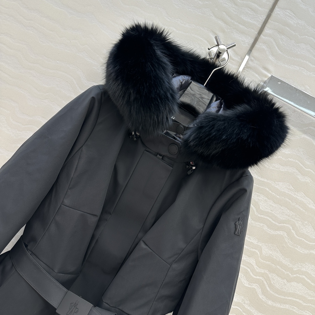 高端原单品质！Mo经典必入滑雪爆款连帽羽绒服！认准我家版本，定制进口芬兰超大狐狸🦊毛毛大毛领可拆卸！五金