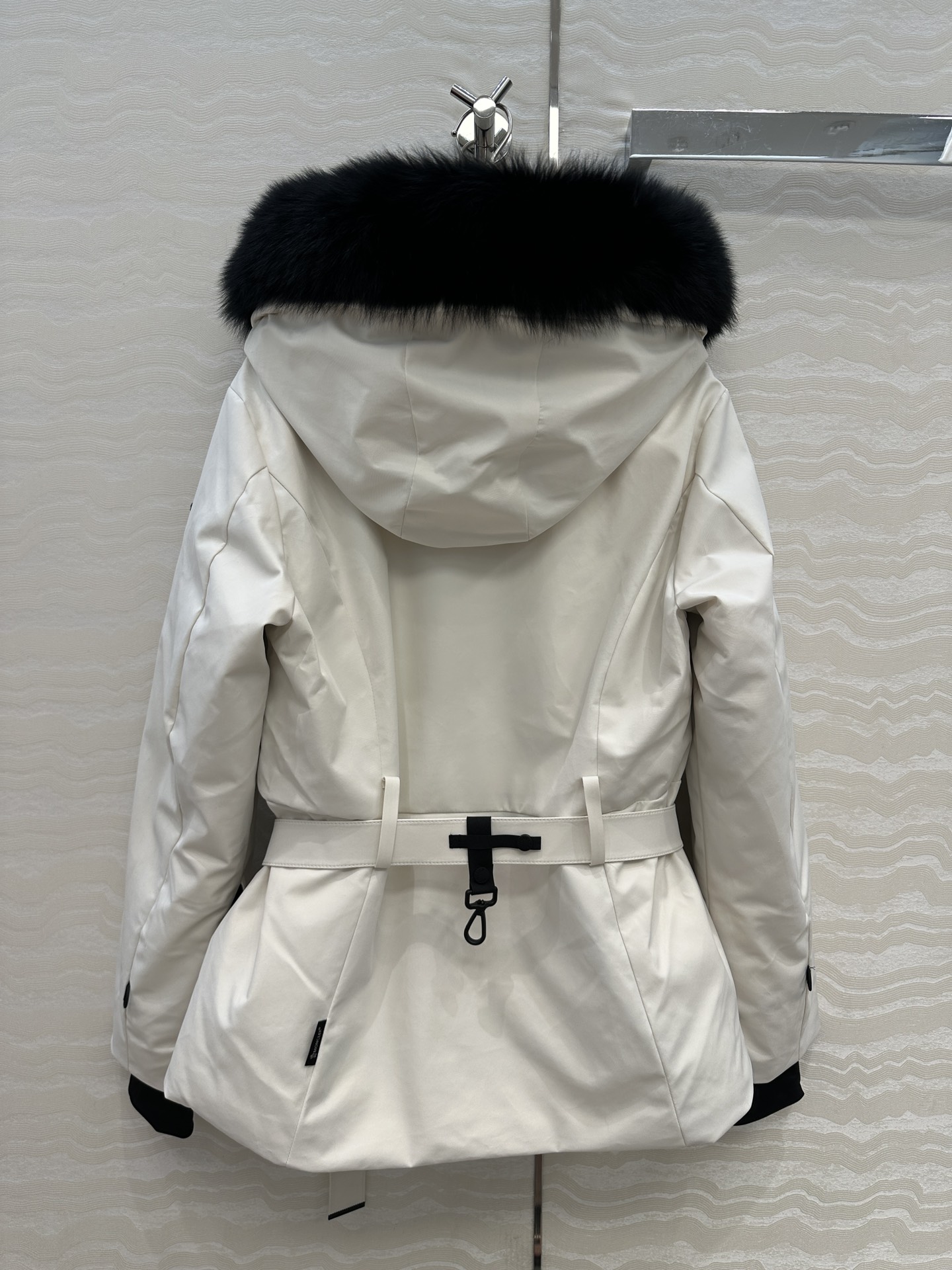 高端原单品质！Mo经典必入滑雪爆款连帽羽绒服！认准我家版本，定制进口芬兰超大狐狸🦊毛毛大毛领可拆卸！五金