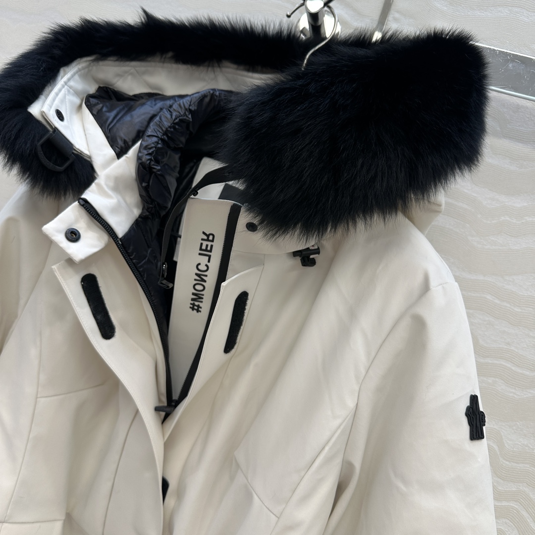 高端原单品质！Mo经典必入滑雪爆款连帽羽绒服！认准我家版本，定制进口芬兰超大狐狸🦊毛毛大毛领可拆卸！五金