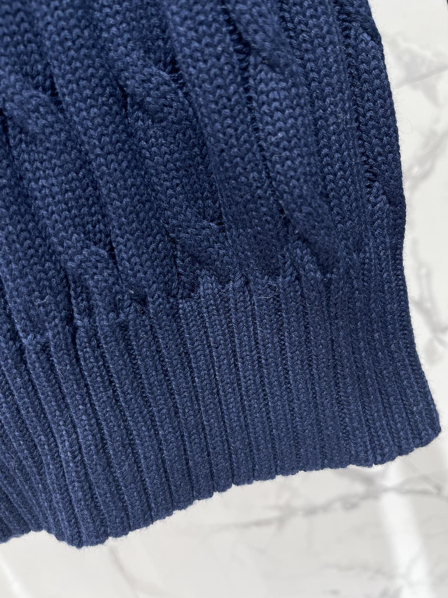 Polo * 拉夫劳伦经典版绞花编结针织毛衫绞花编结的设计，复古又经典，满满的质感扑面而来。每一处绞花都