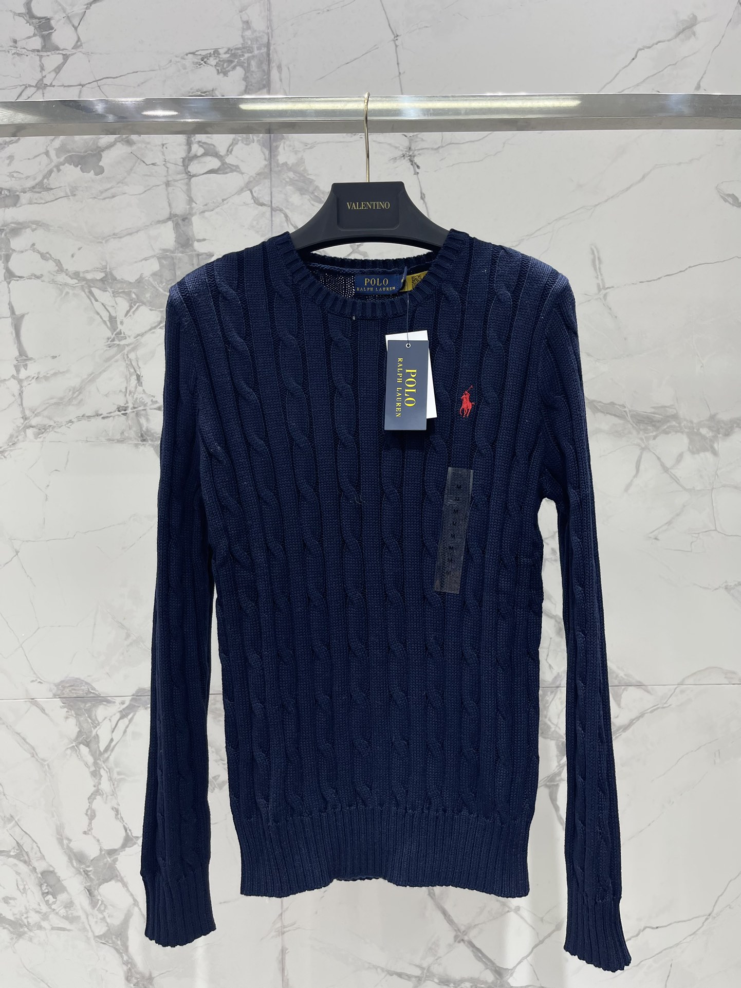 Polo * 拉夫劳伦经典版绞花编结针织毛衫绞花编结的设计，复古又经典，满满的质感扑面而来。每一处绞花都