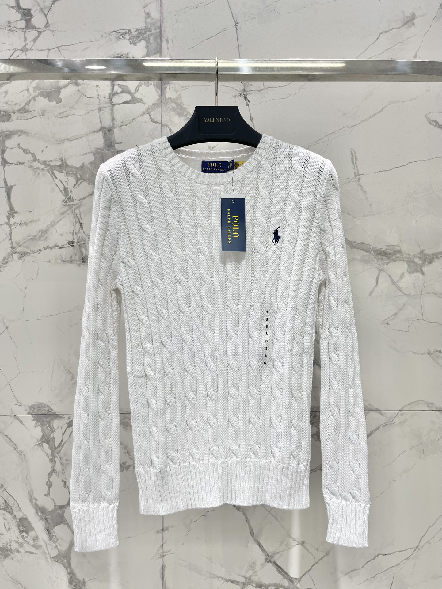 Polo * 拉夫劳伦经典版绞花编结针织毛衫绞花编结的设计，复古又经典，满满的质感扑面而来。每一处绞花都
