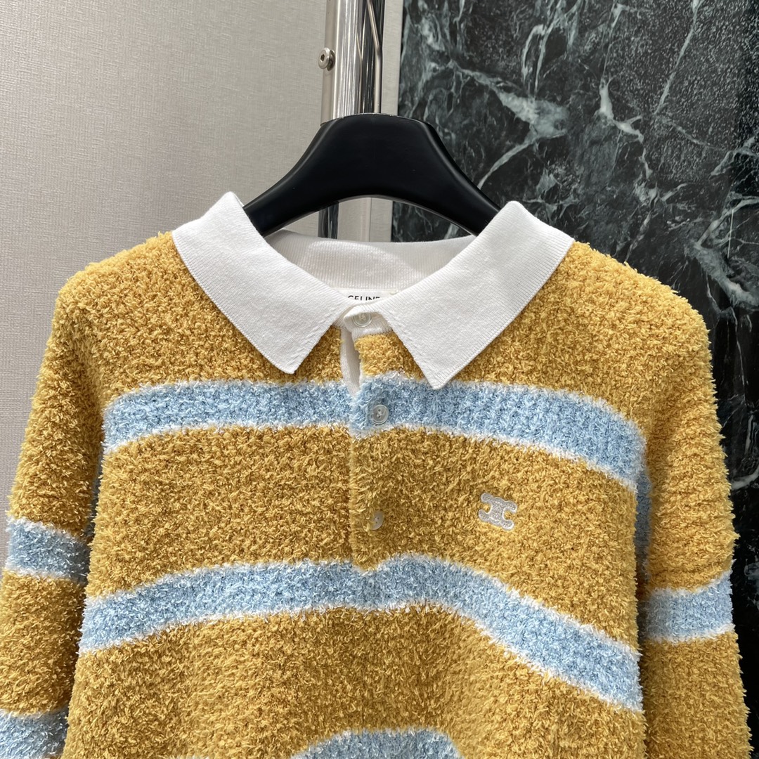 CE 25秋冬新款 凯旋门撞色条纹针织毛衣 领口小设计很有巧思，软软糯糯面料撞色假两件套 颜色超级显白➕