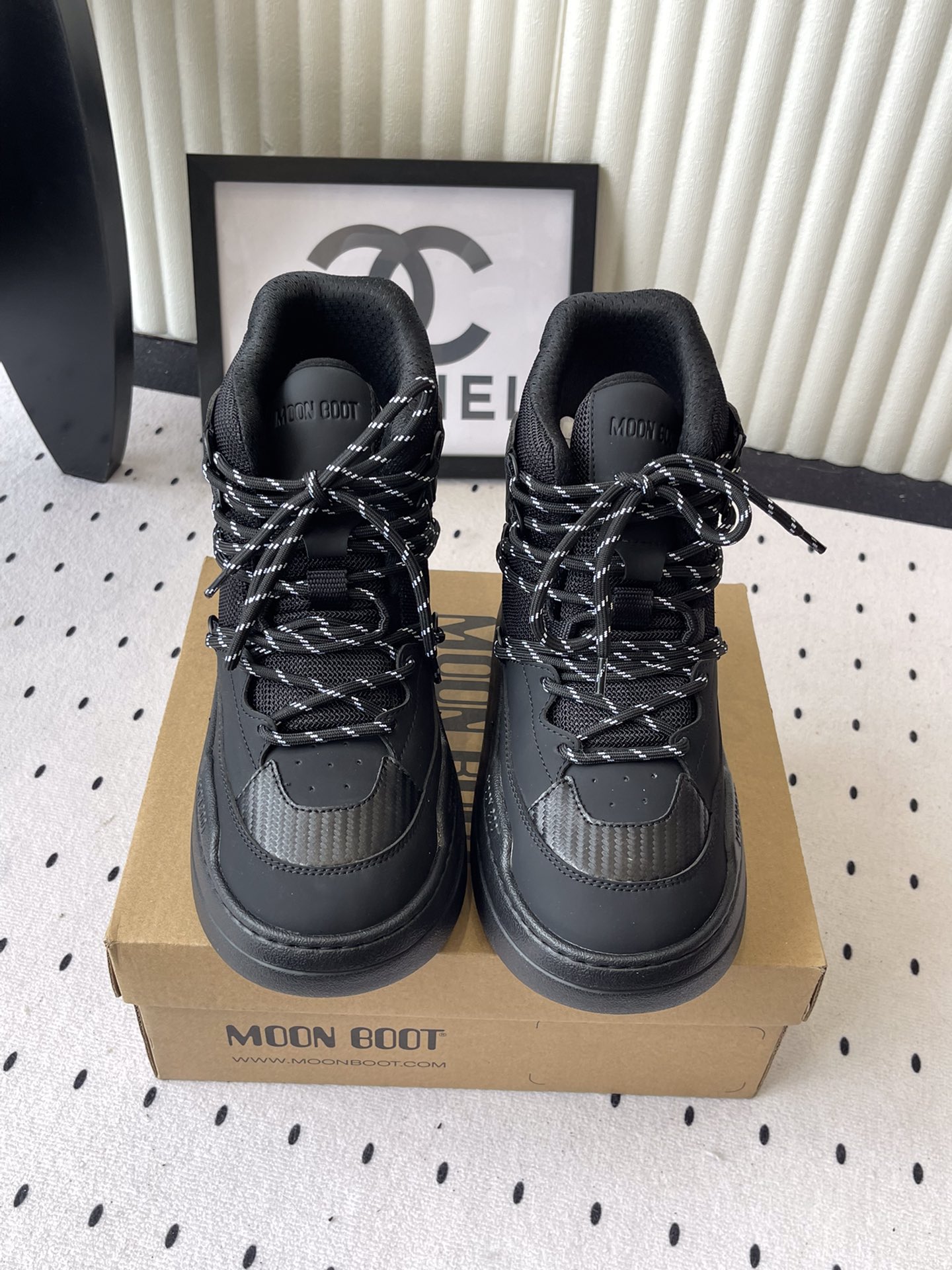 NO:484593,MOON BOOT Park series, new autumn and winter style, snow boots, long-term shopping, moonboot snow boots, because I want to chase the aurora in winter, I compared many snow boots, super light foamed sole. The classic moonboot model is really unremarkable, and it feels very occupies the suitcase. The shopping genius discovered the park series, warm and daily. 'SOULMATE' is the soul mate. 'SOULMATE' is a pair of shoes that are not divided into 35-41 (40 41 customized), snow boots, boots19860909MOON BOOT Park系列 秋冬季新款 雪地靴 长期主义购物一moonboot雪地靴因为冬天想去追极光,对比了很多雪地靴,超轻发泡大底 moonboot的经典款实在太不日常了,而且感觉会很占行李箱本购物小天才发现了park系列,保暖且日常 “SOULMATE ”是灵魂伴侣 “SOULMATE ”是一双不分左右的鞋 码数35-41（40 41订做）,雪地靴,boots,Women's Shoes