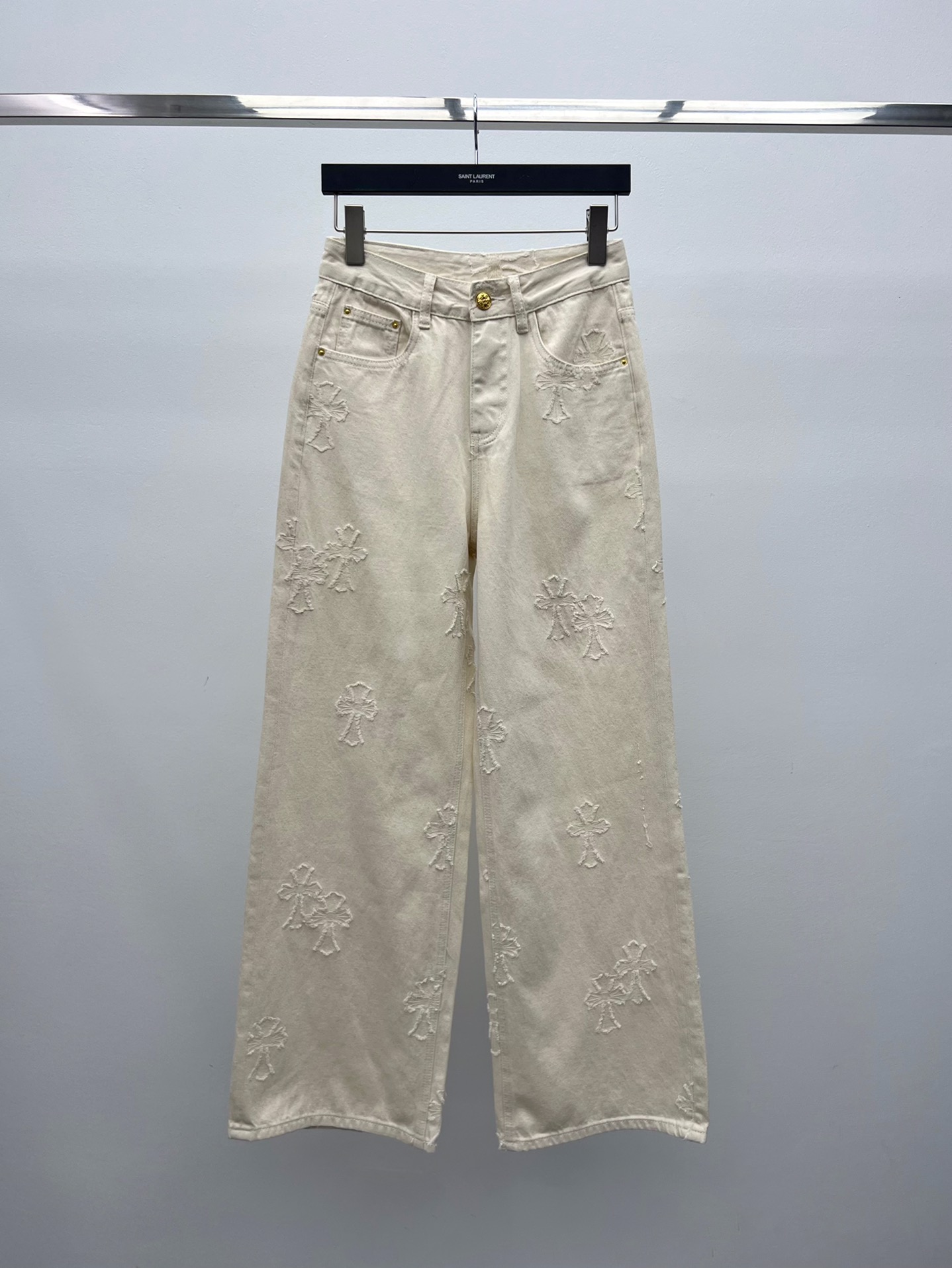 Chrome Heart*十字架刺绣阔腿牛仔裤显瘦不挑人的高腰直筒版型剪裁 十字架采用刺绣烧花工艺 呈现