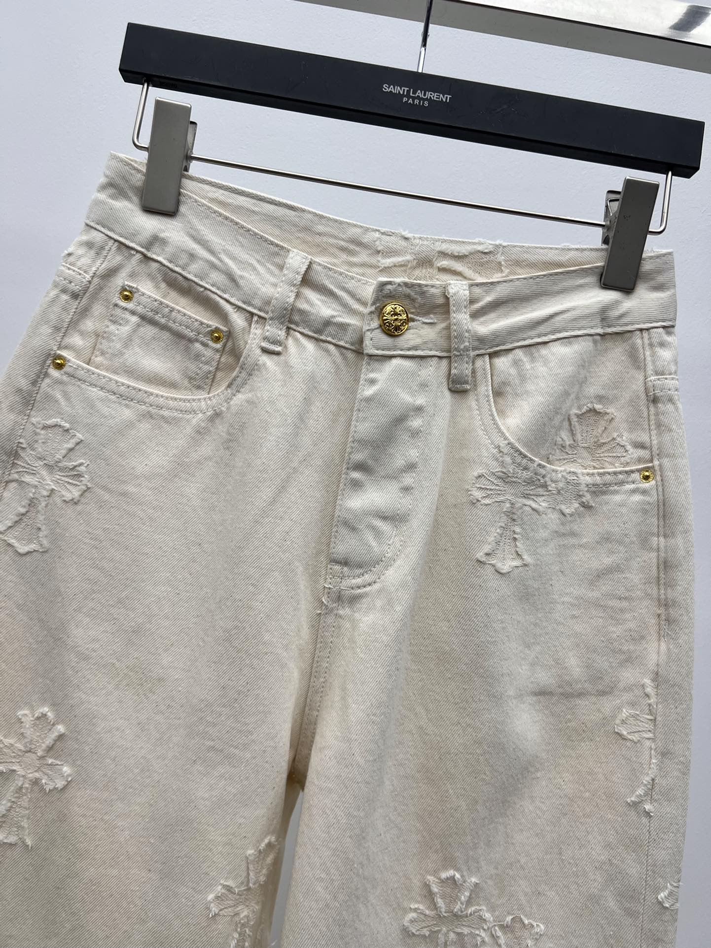 Chrome Heart*十字架刺绣阔腿牛仔裤显瘦不挑人的高腰直筒版型剪裁 十字架采用刺绣烧花工艺 呈现