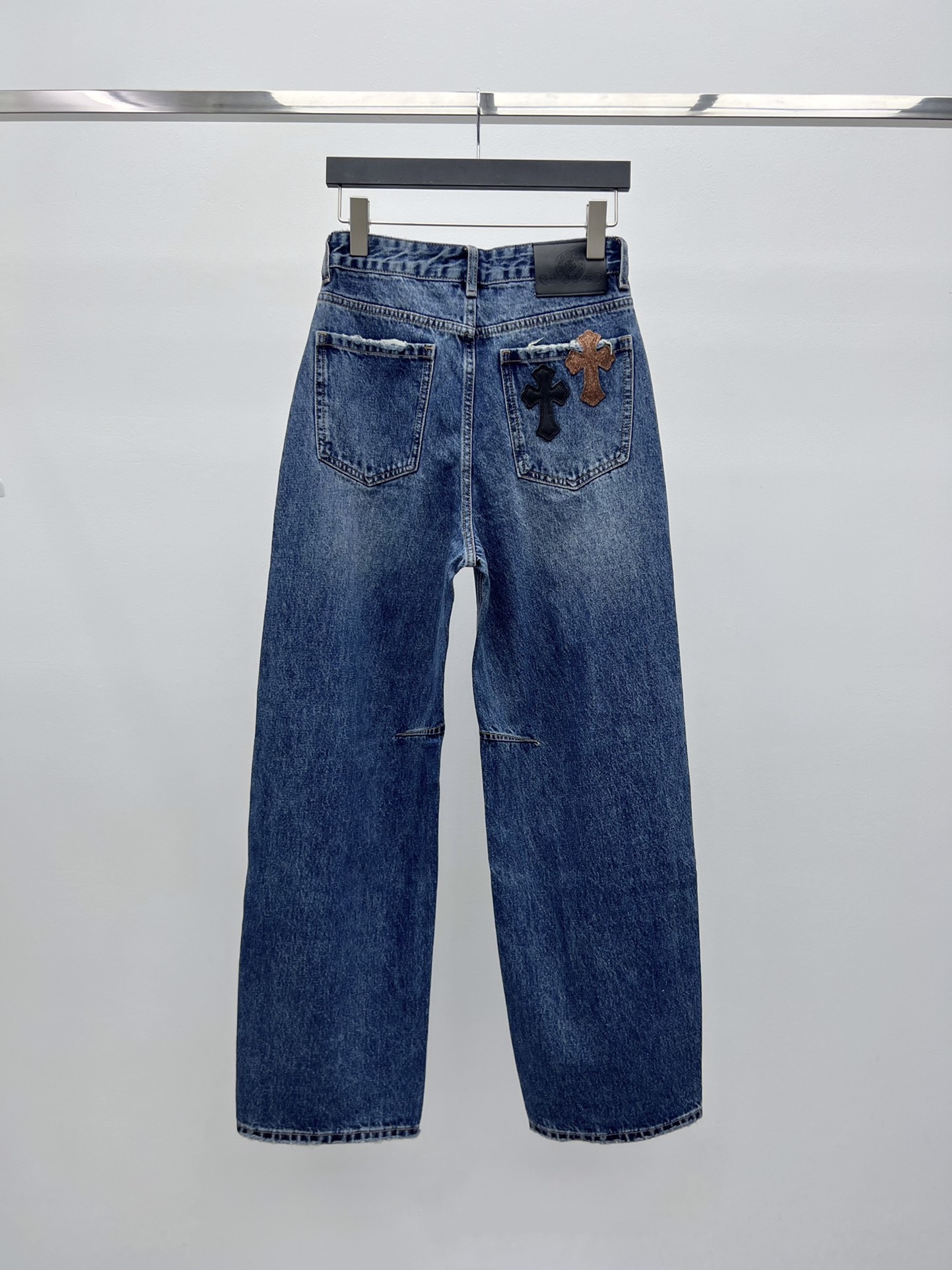 Chrome Heart*烫金拼皮十字架弯刀裤牛仔裤限定新款烫金黑棕十字架牛仔裤版型超好 慵懒随意垂坠感