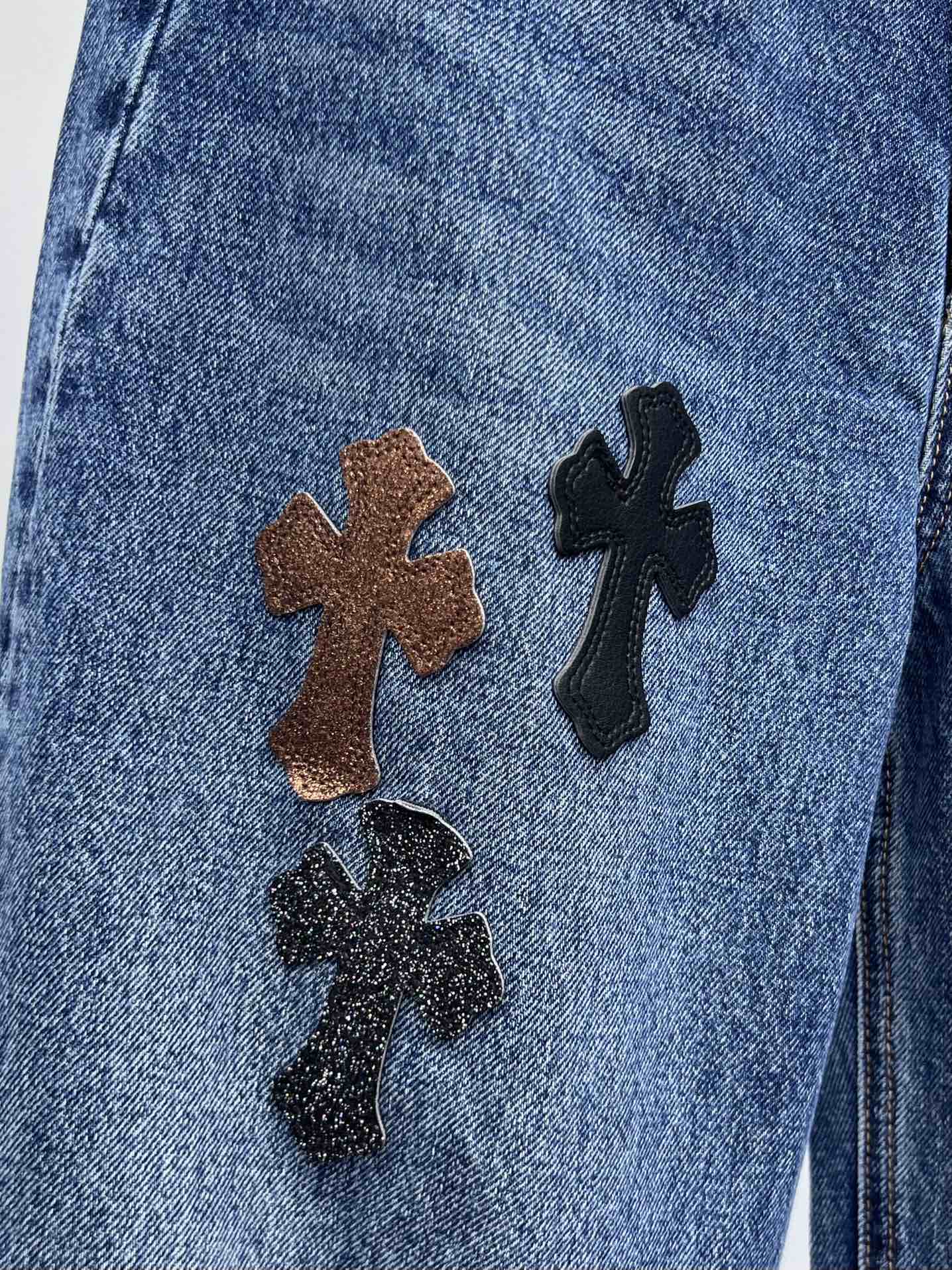 Chrome Heart*烫金拼皮十字架弯刀裤牛仔裤限定新款烫金黑棕十字架牛仔裤版型超好 慵懒随意垂坠感