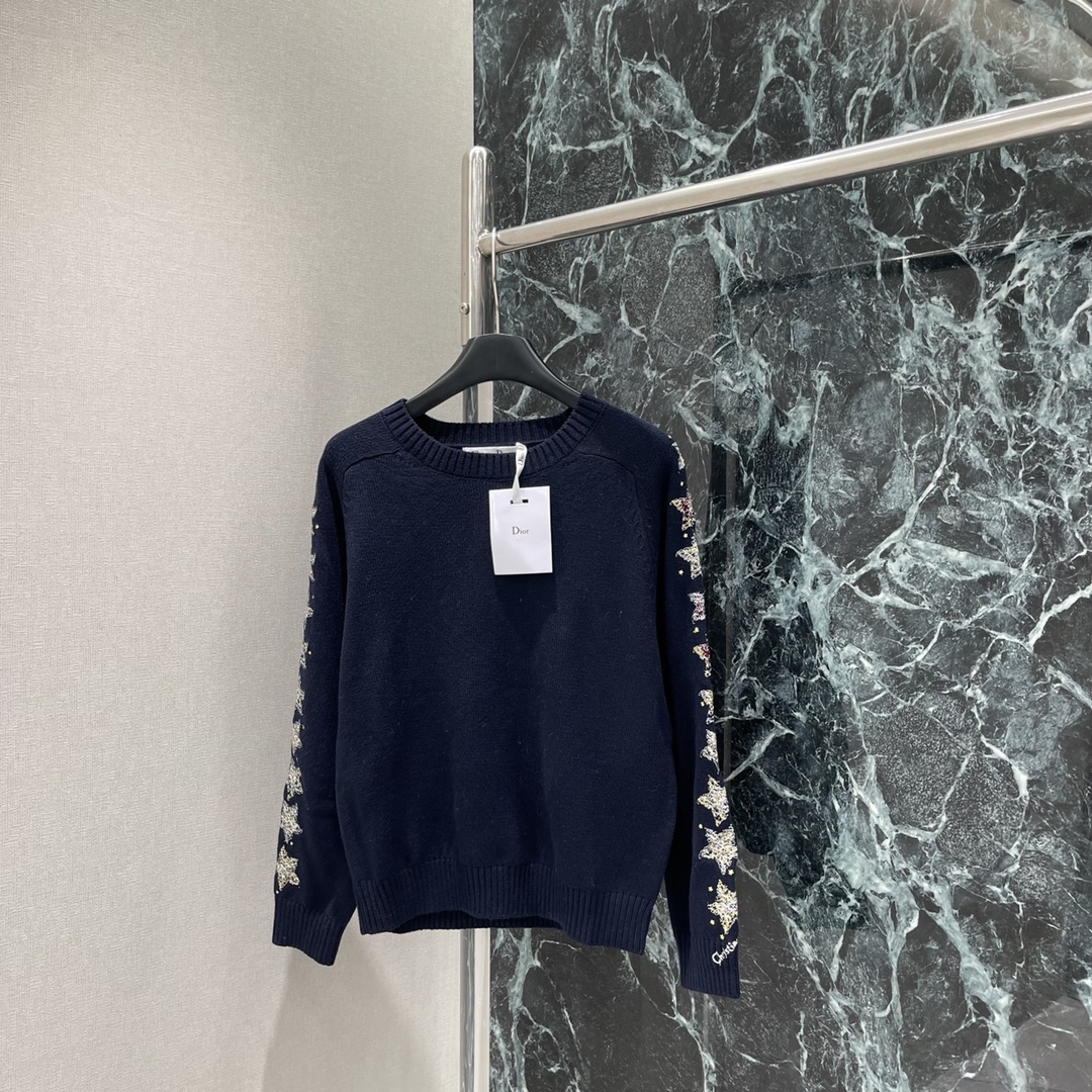 Ｄ家 25早秋新款 刺绣针织套头毛衣 两边肩膀以刺绣工艺勾勒五角星图案 新中式素雅亮点突出亮点 松弛得当