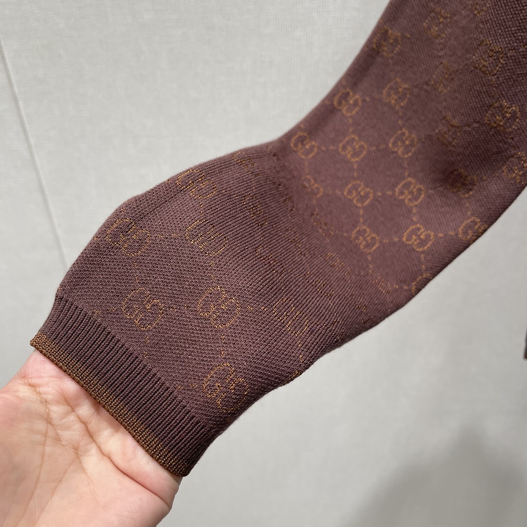 G家 25秋冬新款 提花暗纹针织开衫 通体双G提花暗纹配合螺纹包边轻松突出满分细节质感短款正肩版型配合百