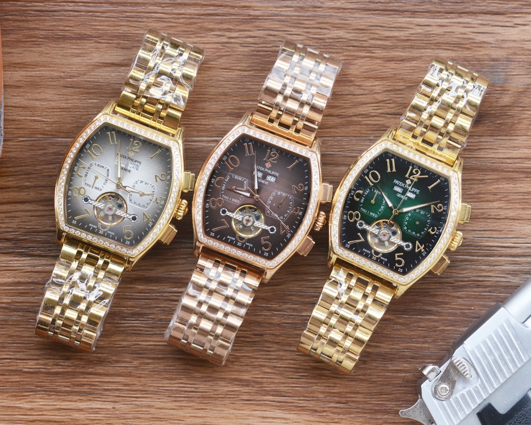 Exquisite Men's Automatic Watch with Stainless Steel Band & Mineral Crystal