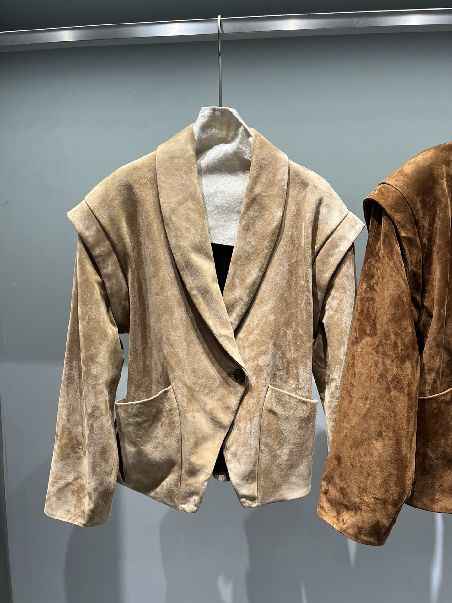 NO:742724,,uniquely designed wool suede jacket, available in multiple colors,women's clothing,jackets & coats,19860909,独特设计感羊毛绒面外套,多色可做,女装,jackets & coats,,Women's clothing