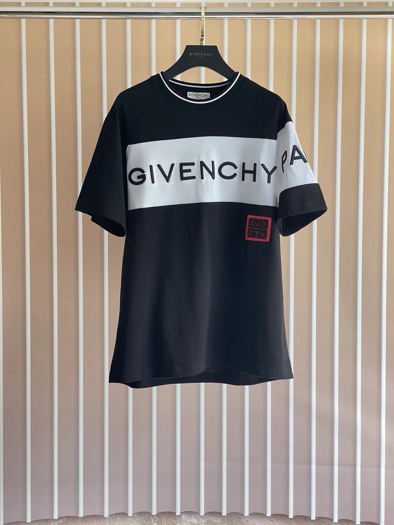 Camiseta con logo en bloques de color bordado GVC 25/SS Material de doble capa de algodón de 200 g versión superior X S…