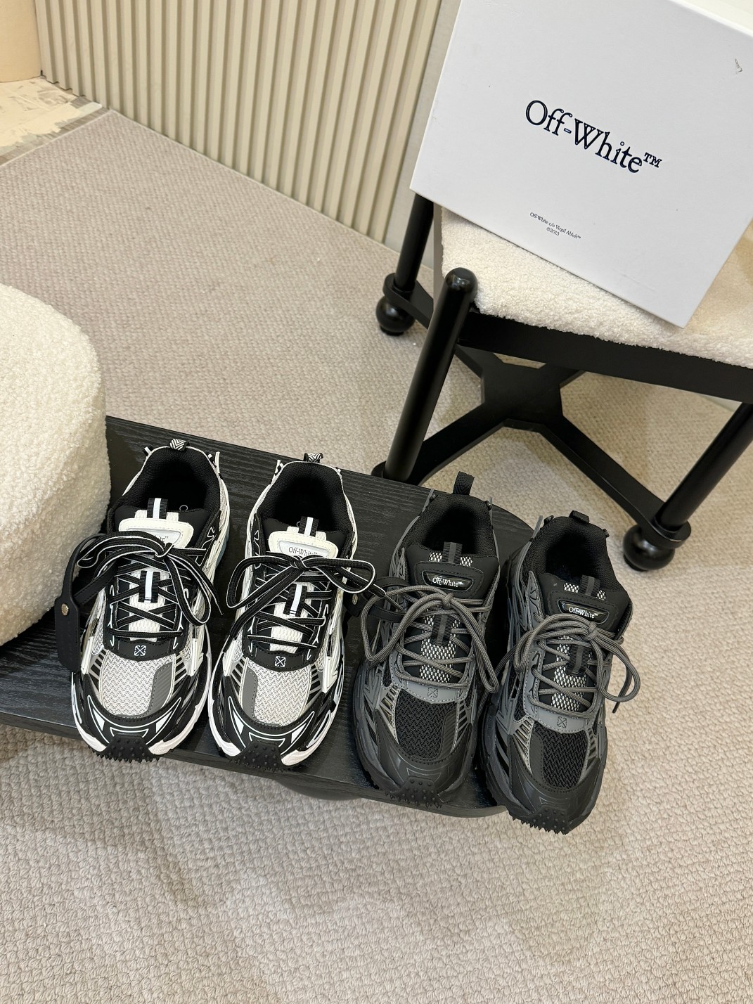 NO:533724,OFF WHITE official website 11 sets of lasts. The original high-end version is developed, with a variety of craftsmanship, suitable for any season, light shoes, full of elasticity when walking and running, outsole: IP foam original mold opening sole Couple model 35-40 Women's model 39-46 Men's and Women's model, dad's shoes, off white19860909OFF WHITE官网11套楦.原版开发高端版本 ,多种工艺聚一身,适合任何季节,鞋子轻,走路跑步弹力十足, 大底:IP发泡原版开模大底 情侣款35-40女款39-46男女款,老爹鞋,off white,Women's Shoes