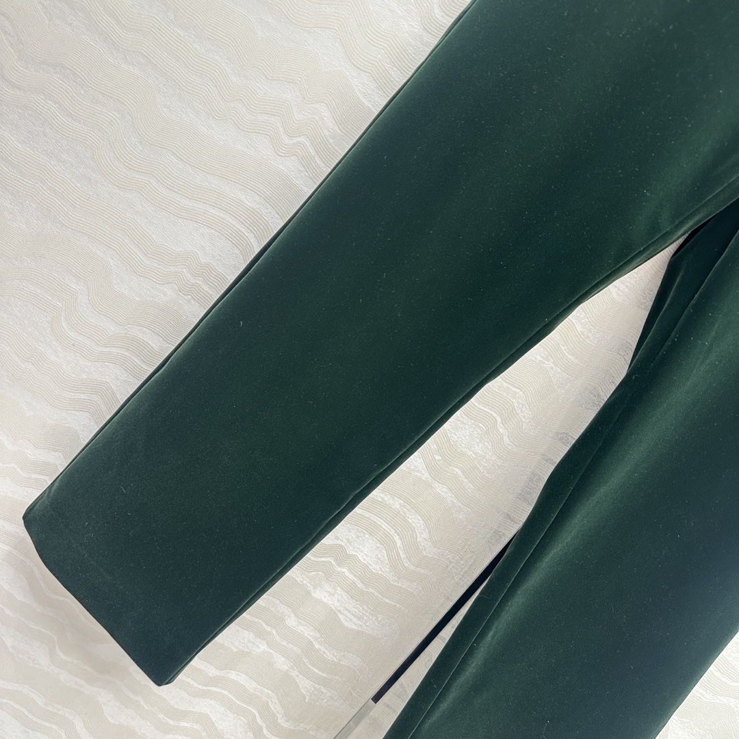 独家首发❤️原单品质，slP🆕高智感穿搭！宋佳同款！时髦精丝绒直筒裤！极简主义立体裁剪小直筒九分裤！复古