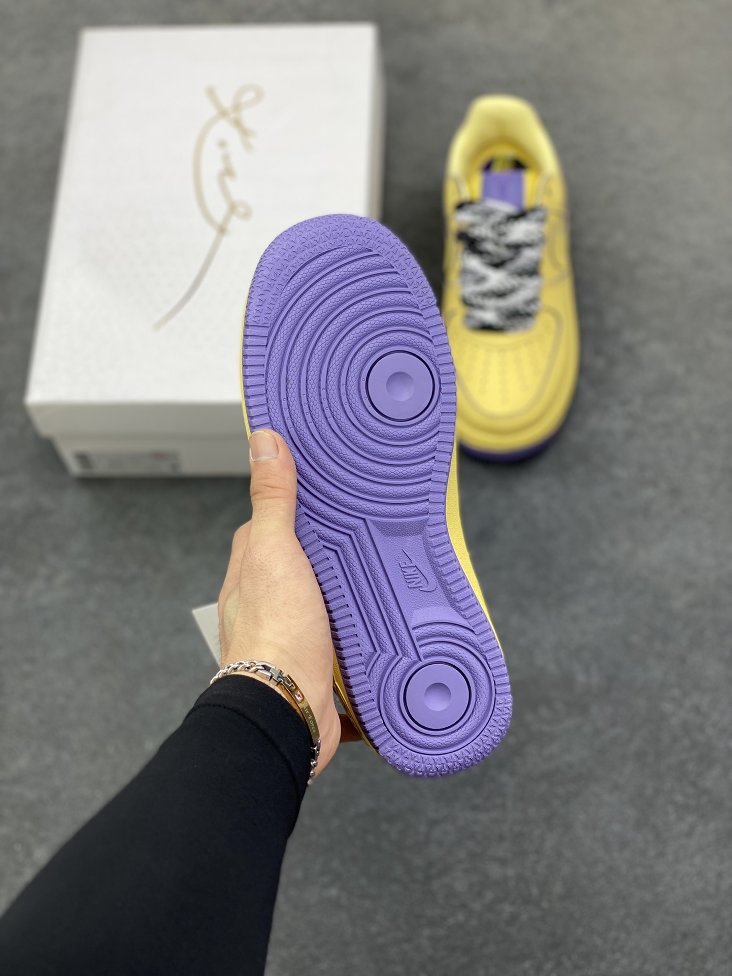 图片[5]-Nike Air Force 1 Low 科比 原楦头原纸板 打造纯正空军版型 专注外贸渠道 全掌内置蜂窝气垫 原盒配件 原厂中底钢印、拉帮完美 货号：HV9408-700 尺码：36 36.5 37.5 38 38.5 39 40 40.5 41 42 42.5 43 44 44.5 45-选品中心