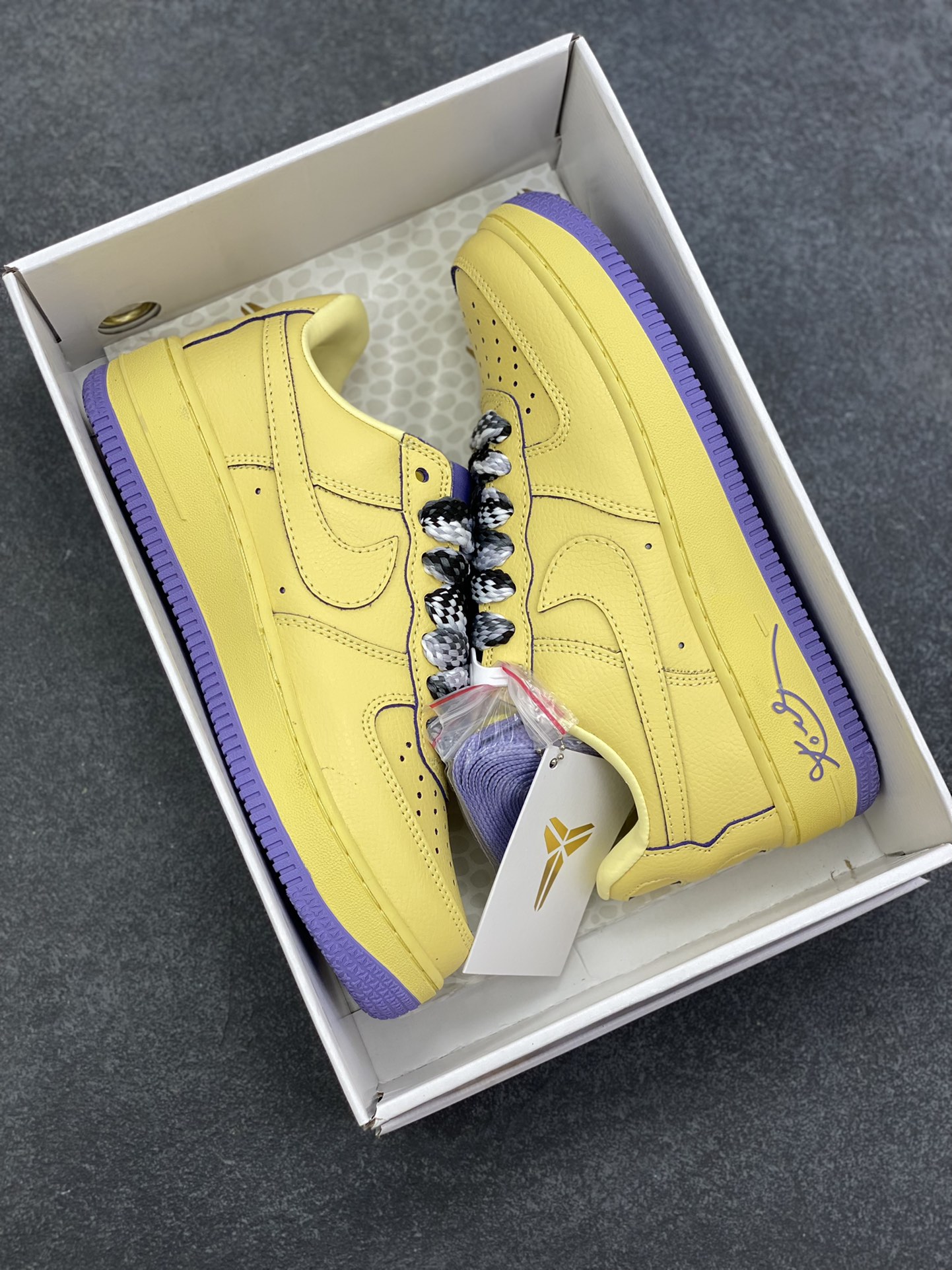 图片[9]-Nike Air Force 1 Low 科比 原楦头原纸板 打造纯正空军版型 专注外贸渠道 全掌内置蜂窝气垫 原盒配件 原厂中底钢印、拉帮完美 货号：HV9408-700 尺码：36 36.5 37.5 38 38.5 39 40 40.5 41 42 42.5 43 44 44.5 45-选品中心