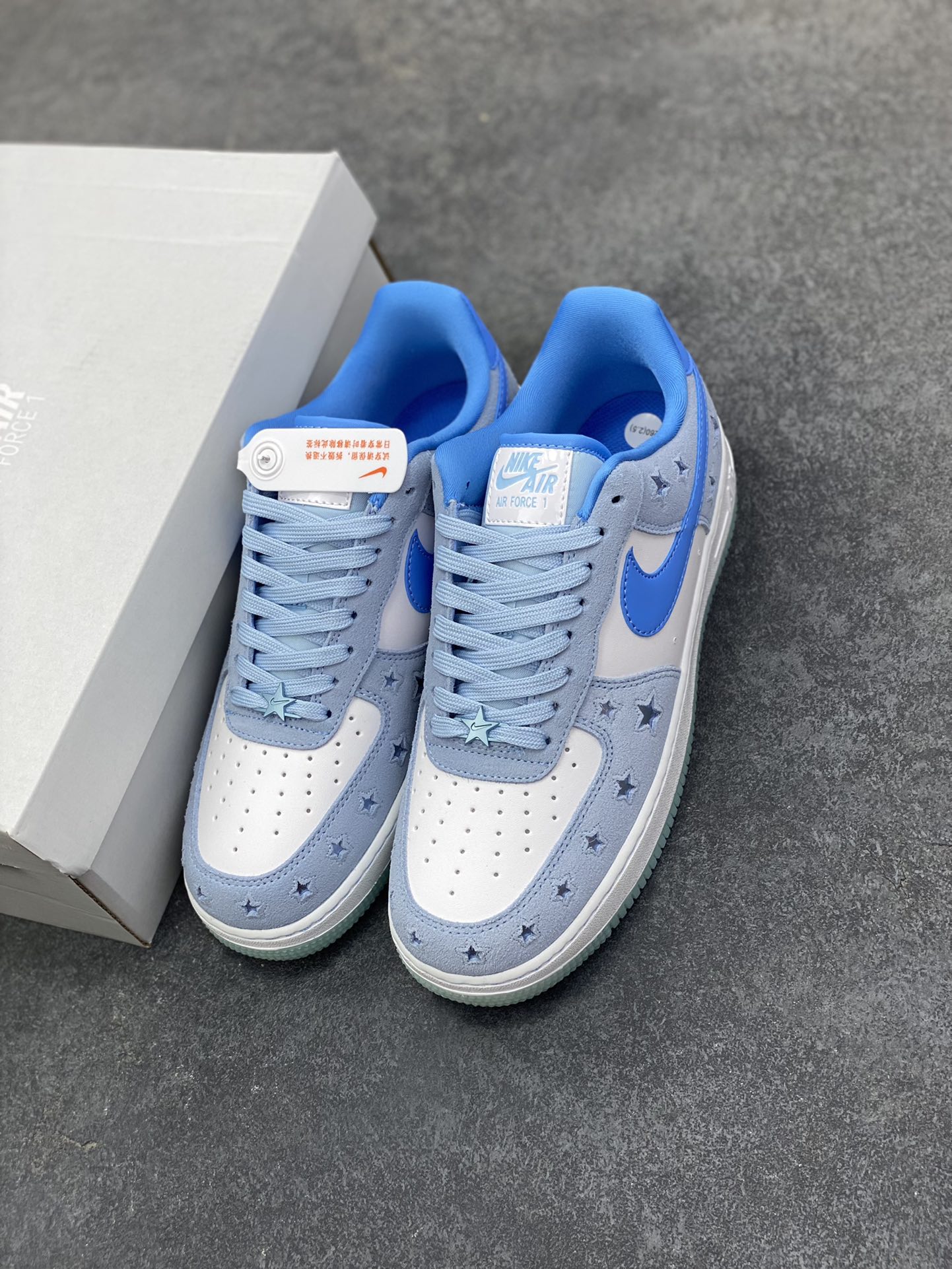 图片[8]-Nike Air Force 1 Low 翻毛星星蓝 原楦头原纸板 打造纯正空军版型 专注外贸渠道 全掌内置蜂窝气垫 原盒配件 原厂中底钢印、拉帮完美 货号：HQ8051-400 尺码：36 36.5 37.5 38 38.5 39 40 40.5 41 42 42.5 43 44 44.5 45-选品中心