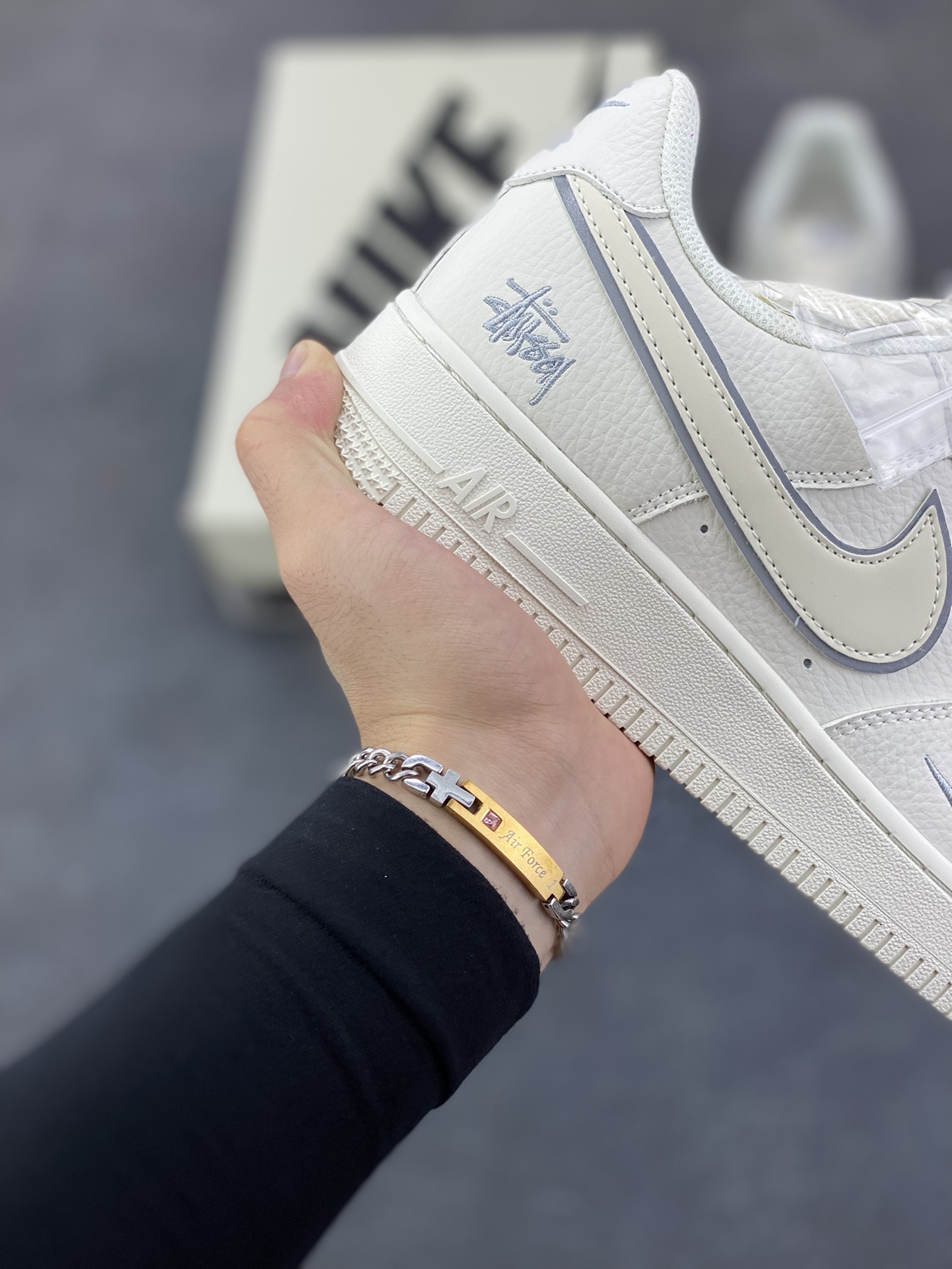 图片[6]-NIke Air Force 1 \’07 Low “斯图西联名——百搭米色”空军一号 低帮 运动鞋 休闲鞋 折边针车 工艺难度大 原楦头原纸板 原装鞋盒 定制五金配件 内置全掌气垫 原厂鞋底 货号：CS5288-034 尺码：36 36.5 37.5 38 38.5 39 40 40.5 41 42 42.5 43 44 44.5 45-选品中心