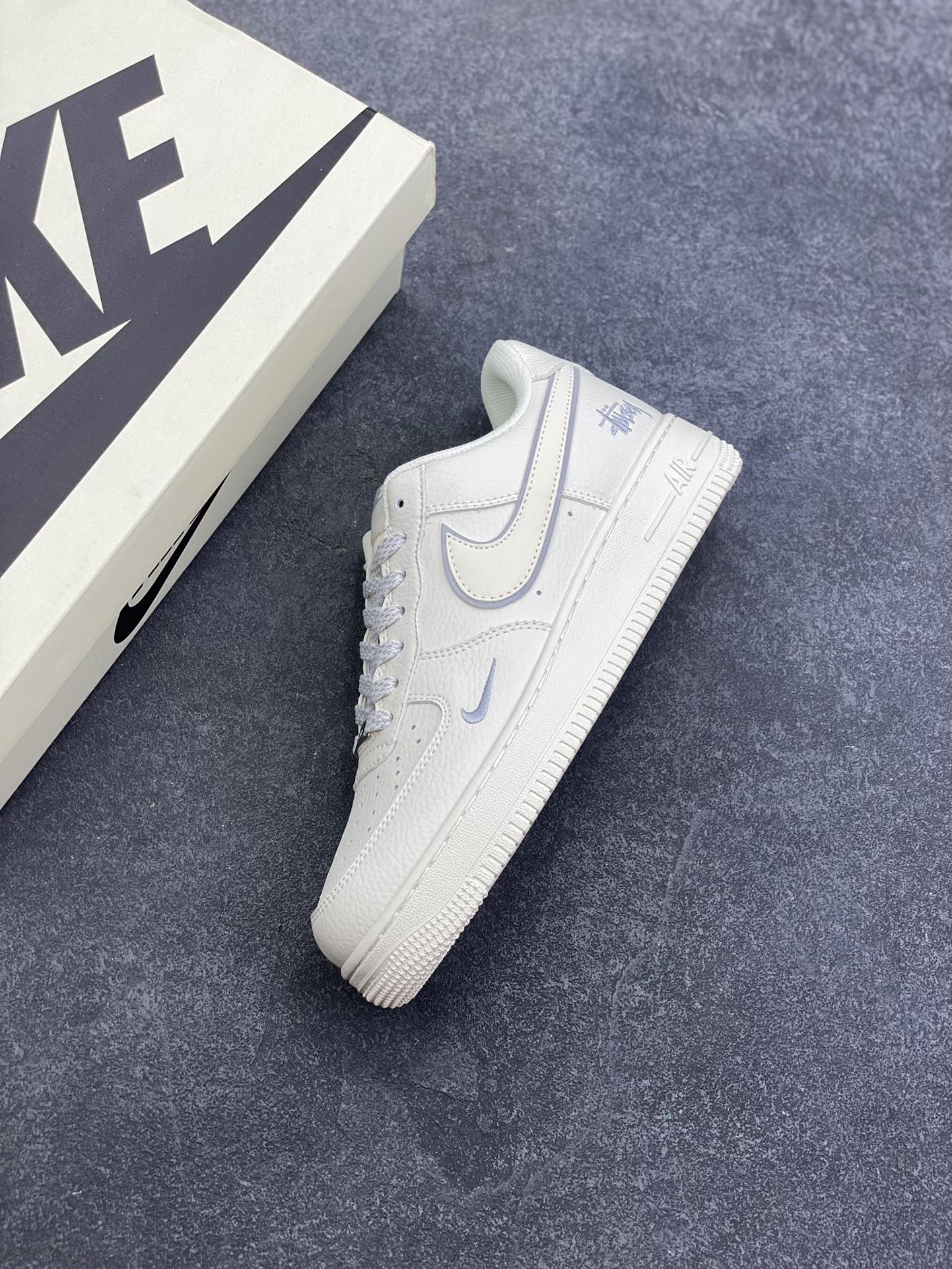 图片[7]-NIke Air Force 1 \’07 Low “斯图西联名——百搭米色”空军一号 低帮 运动鞋 休闲鞋 折边针车 工艺难度大 原楦头原纸板 原装鞋盒 定制五金配件 内置全掌气垫 原厂鞋底 货号：CS5288-034 尺码：36 36.5 37.5 38 38.5 39 40 40.5 41 42 42.5 43 44 44.5 45-选品中心