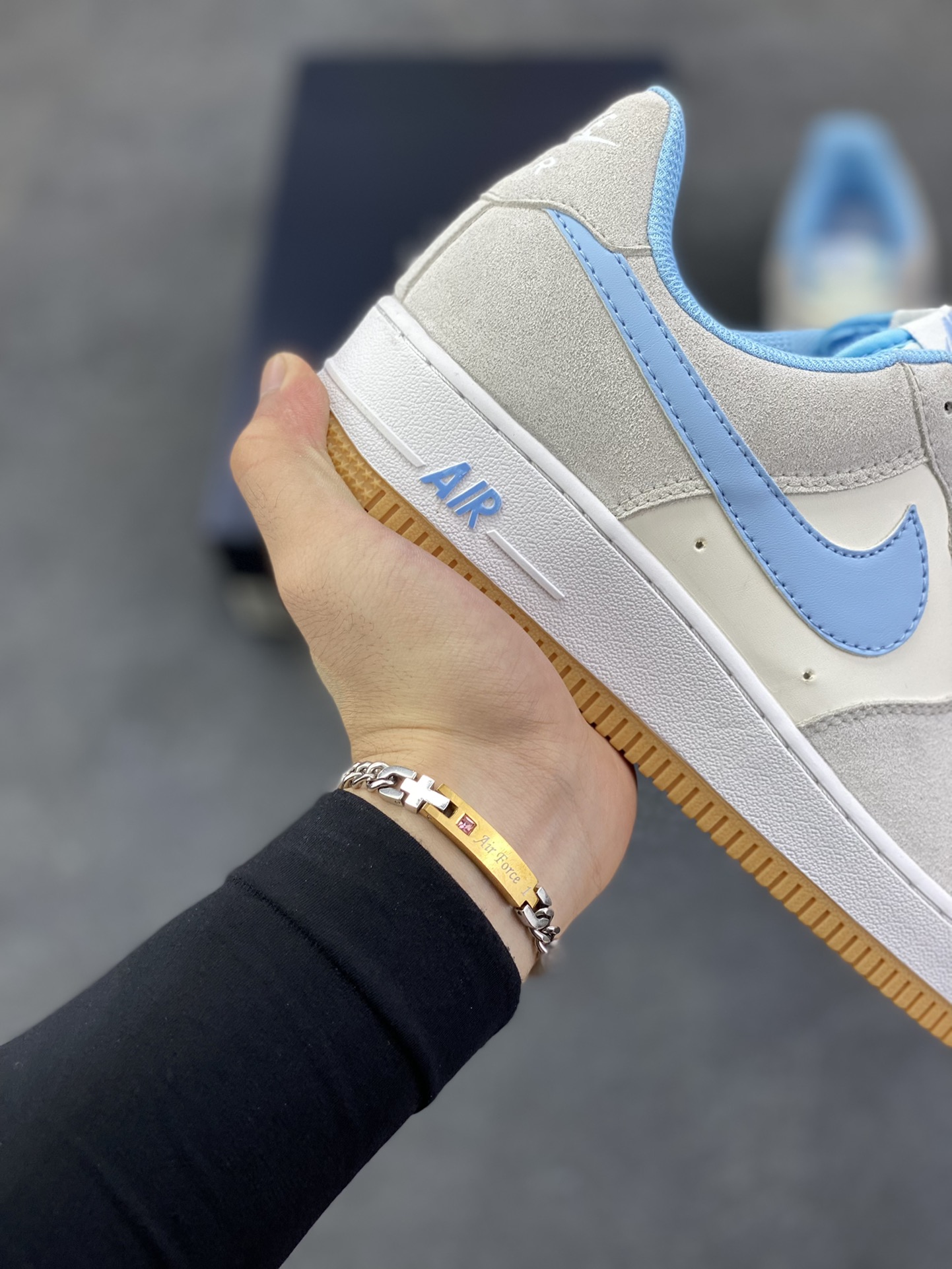 图片[6]-福利特价 Nike Air Force 1 Low 灰蓝勾生胶 原楦头原纸板 打造纯正空军版型 专注外贸渠道 全掌内置蜂窝气垫 原盒配件 原厂中底钢印、拉帮完美 货号：IB6388-002 尺码：36 36.5 37.5 38 38.5 39 40 40.5 41 42 42.5 43 44 44.5 45-选品中心