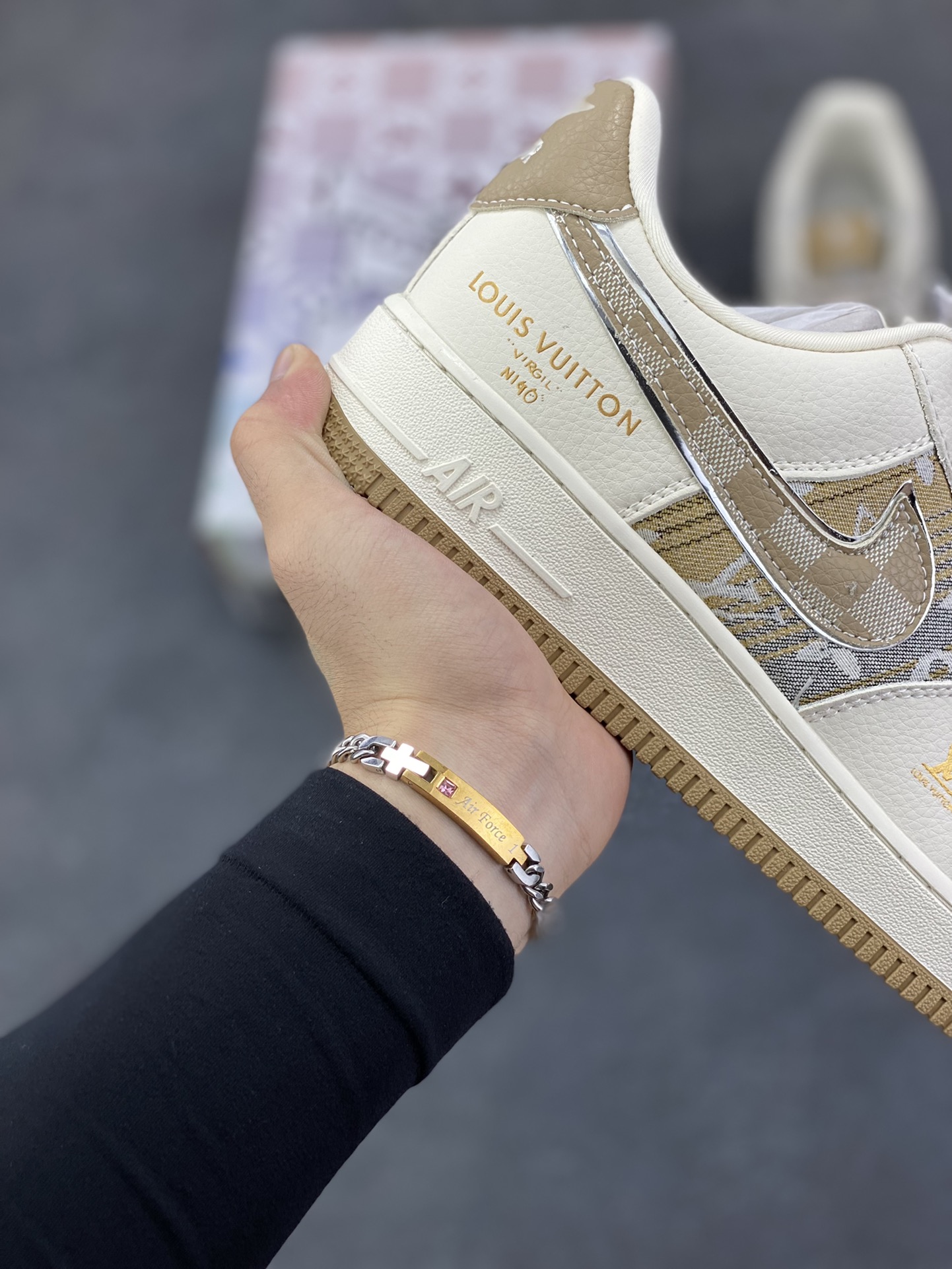 图片[6]-高端定制Nike Air Force 1 \’07 Low “路易威登LV联名— 米白黄帆布印花” 高端定制 低帮休闲板鞋 定制鞋盒 大厂纯原品质出货 超高清洁度 皮料切割干净无任何毛边 细节完美 货号：XL1979-107 尺码：36 36.5 37.5 38 38.5 39 40 40.5 41 42 42.5 43 44 44.5 45-选品中心