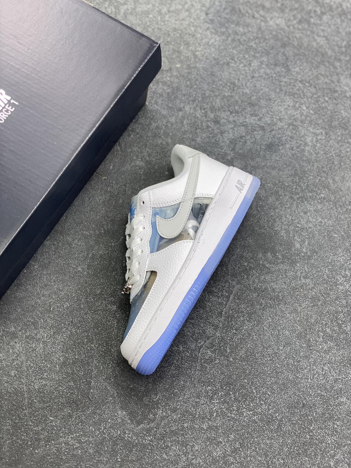 图片[7]-NK Air Force 1 空军一号 透明白蓝 原楦头原纸板 打造纯正空军版型#专注外贸渠道 全掌内置蜂窝气垫 #原盒配件 原厂中底钢印、拉帮完美 货号：IB5724-100 尺码：36 36.5 37.5 38 38.5 39 40 40.5 41 42 42.5 43 44 44.5 45-选品中心