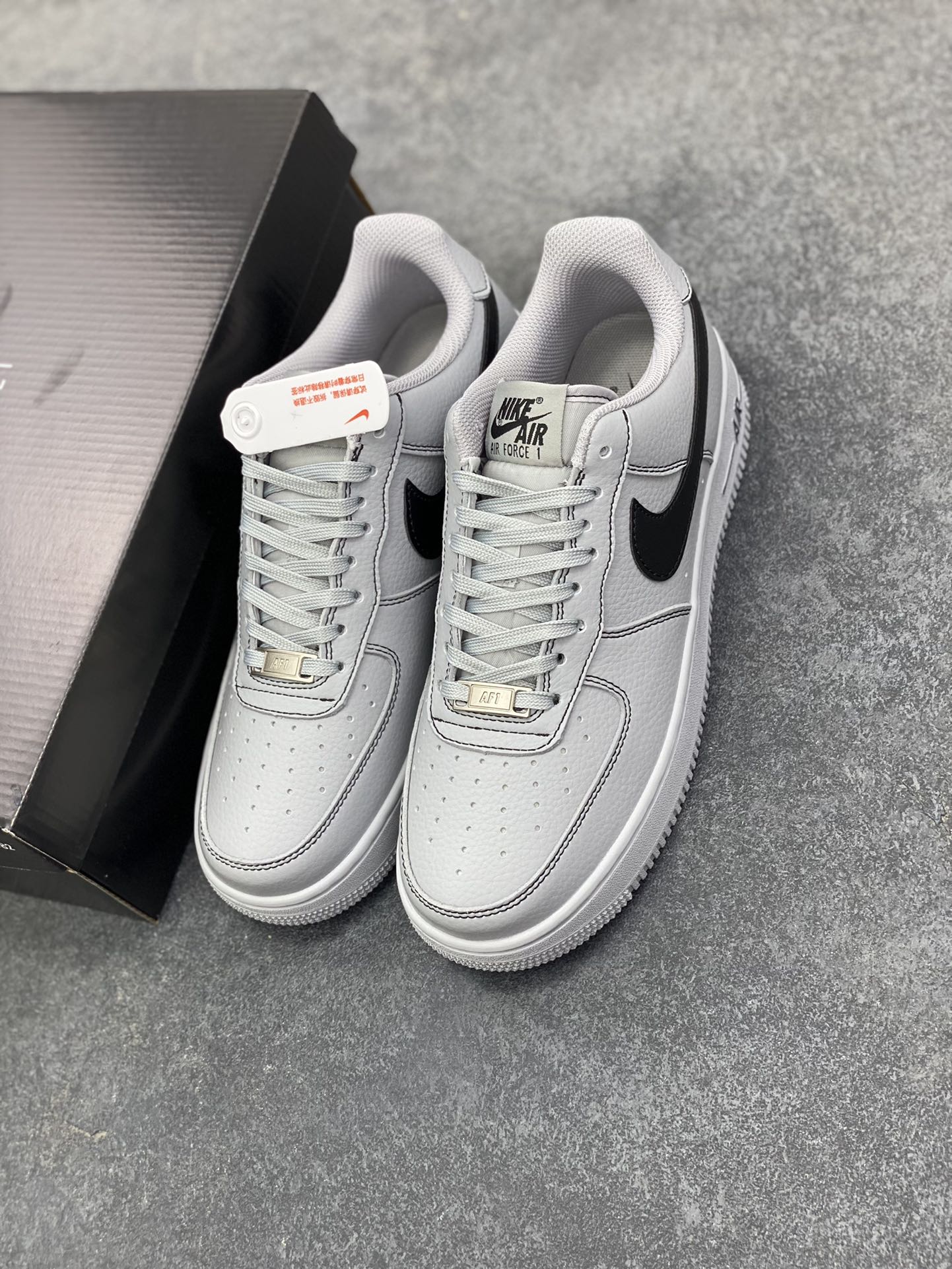 图片[8]-Nike Air Force 1 Low 灰线 原楦头原纸板 打造纯正空军版型 专注外贸渠道 全掌内置蜂窝气垫 原盒配件 原厂中底钢印、拉帮完美 货号：HQ2037-004 尺码：39 40 40.5 41 42 42.5 43 44 44.5 45-选品中心
