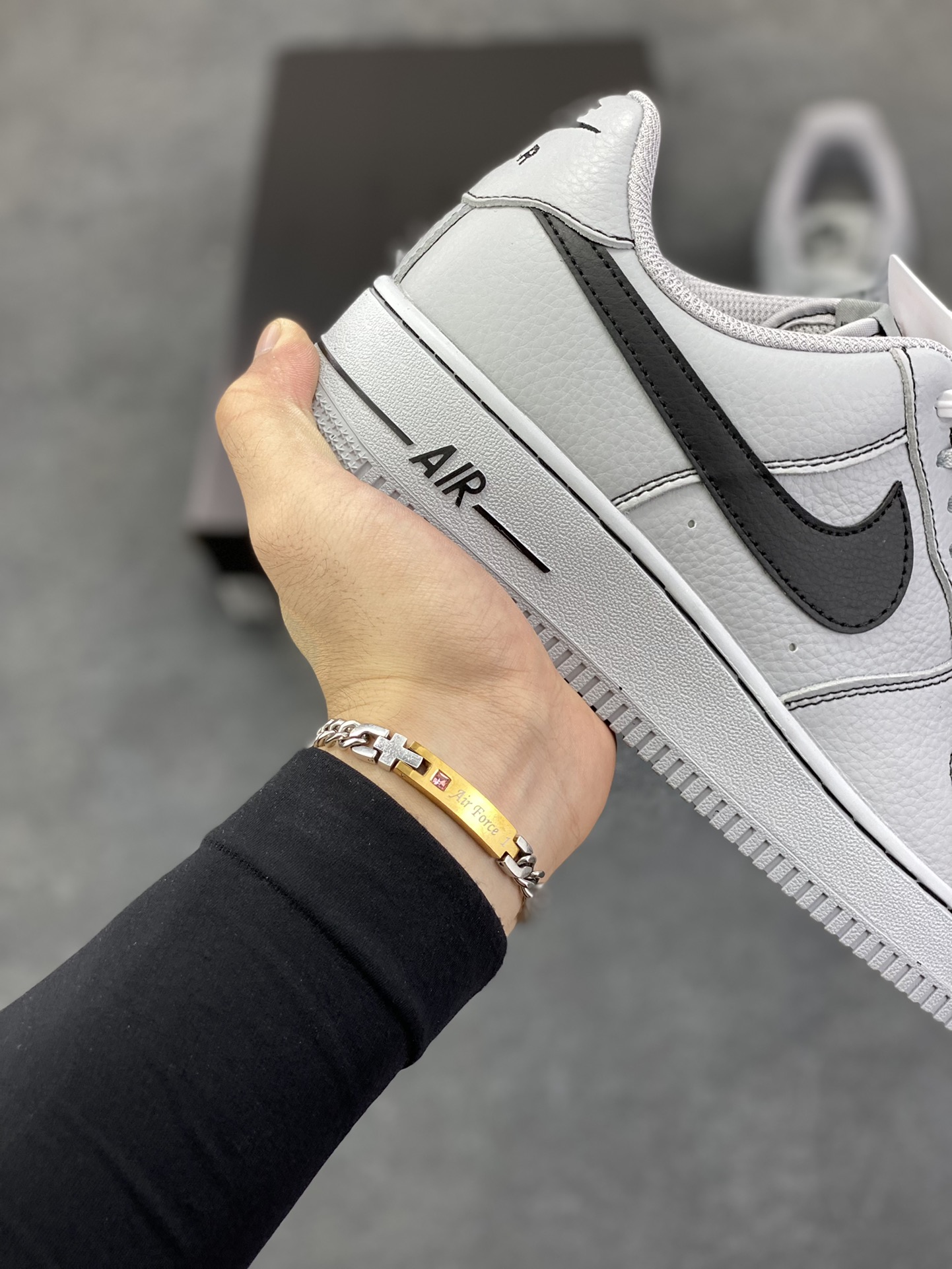 图片[6]-Nike Air Force 1 Low 灰线 原楦头原纸板 打造纯正空军版型 专注外贸渠道 全掌内置蜂窝气垫 原盒配件 原厂中底钢印、拉帮完美 货号：HQ2037-004 尺码：39 40 40.5 41 42 42.5 43 44 44.5 45-选品中心
