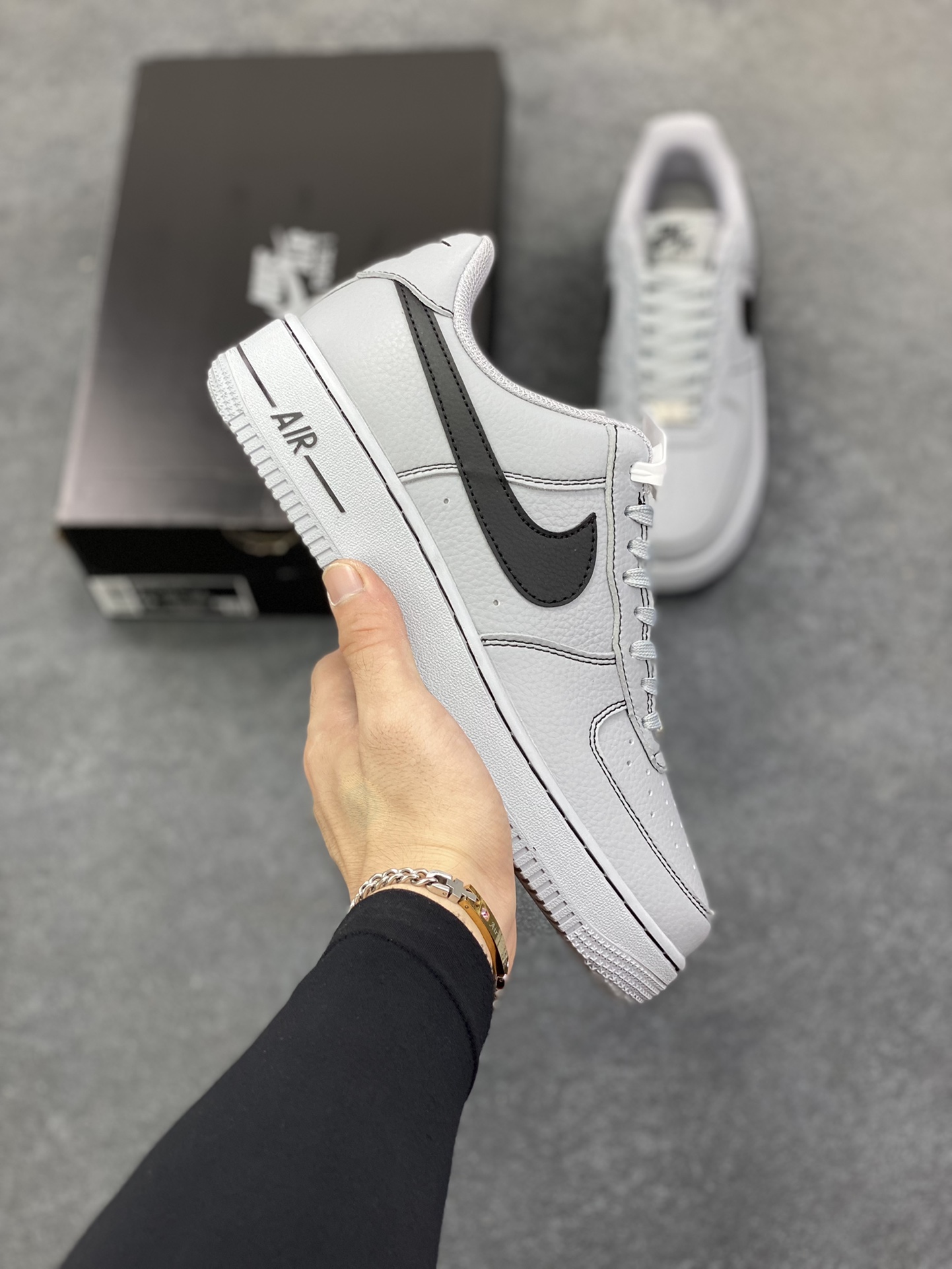 Nike Air Force 1 Low 灰线 原楦头原纸板 打造纯正空军版型 专注外贸渠道 全掌内置蜂窝气垫 原盒配件 原厂中底钢印、拉帮完美 货号:HQ2037-004 尺码:39 40 40.5 41 42 42.5 43 44 44.5 45-选品中心