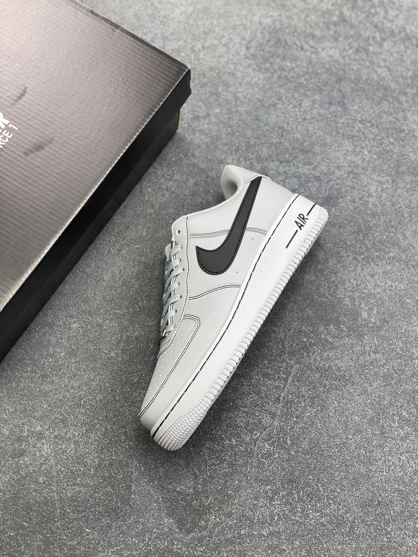 图片[7]-Nike Air Force 1 Low 灰线 原楦头原纸板 打造纯正空军版型 专注外贸渠道 全掌内置蜂窝气垫 原盒配件 原厂中底钢印、拉帮完美 货号：HQ2037-004 尺码：39 40 40.5 41 42 42.5 43 44 44.5 45-选品中心