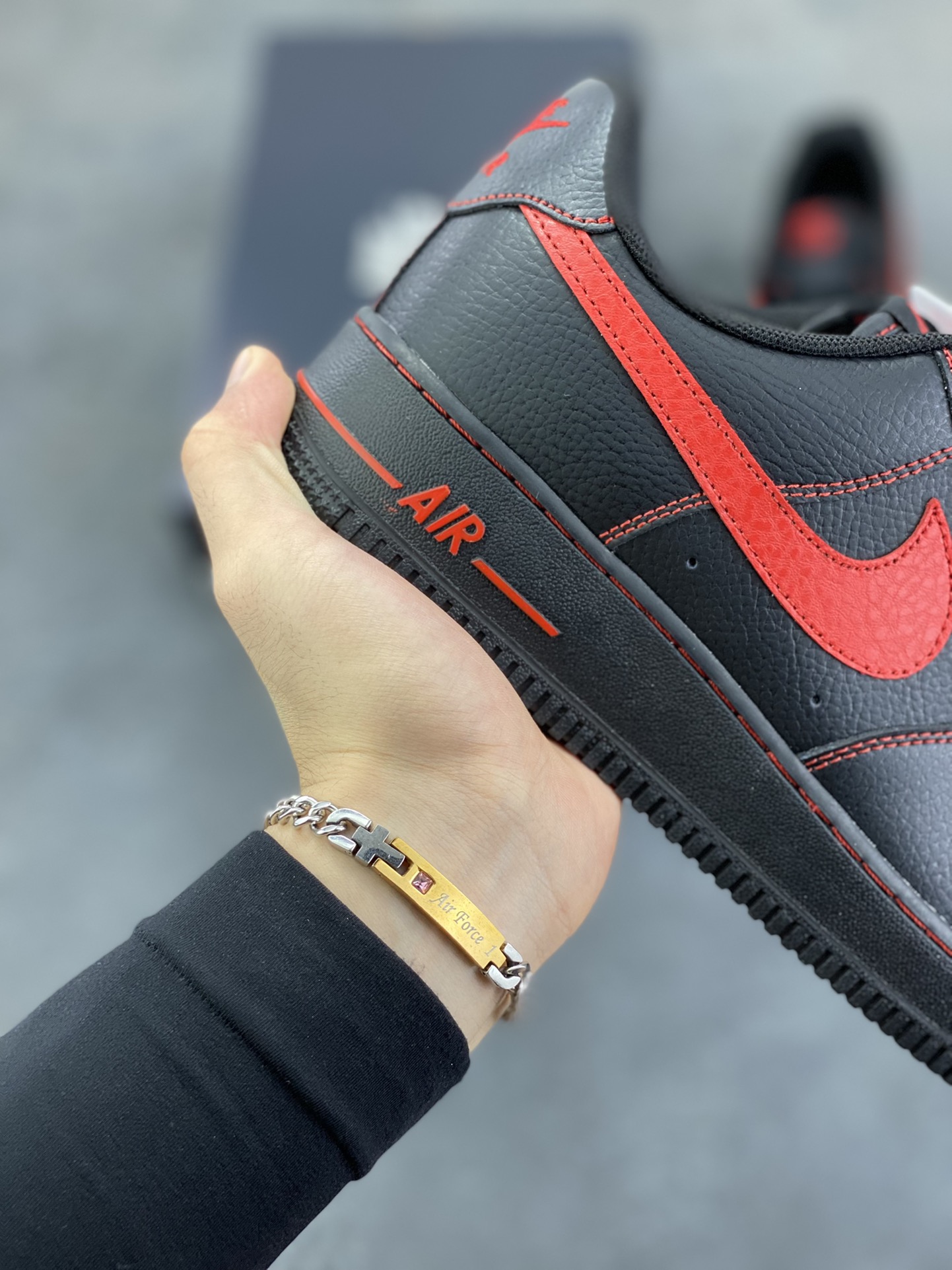 图片[6]-Nike Air Force 1 Low 黑红线 原楦头原纸板 打造纯正空军版型 专注外贸渠道 全掌内置蜂窝气垫 原盒配件 原厂中底钢印、拉帮完美 货号：HQ2037-005 尺码：36 36.5 37.5 38 38.5 39 40 40.5 41 42 42.5 43 44 44.5 45-选品中心