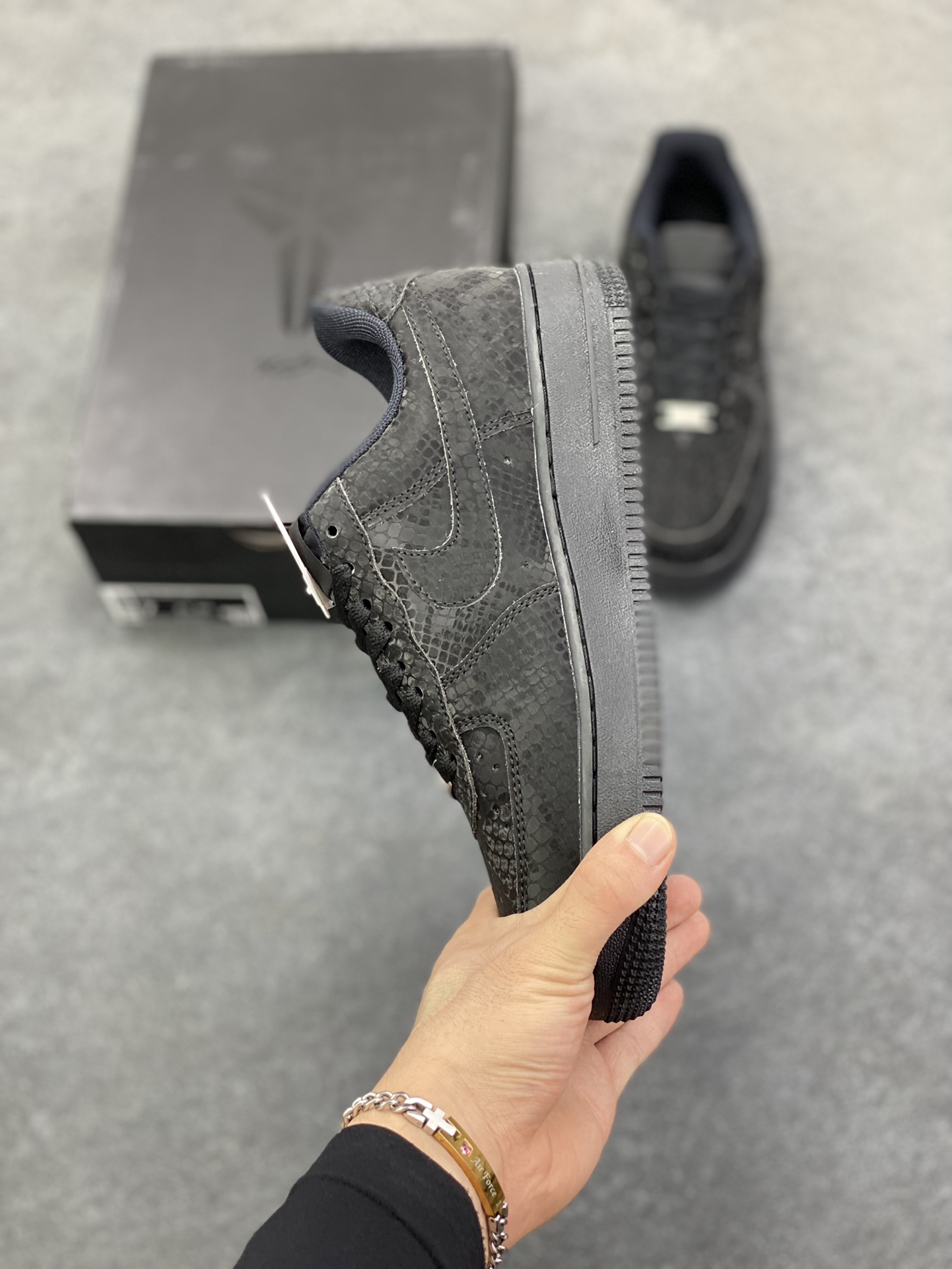 图片[3]-Nike Air Force 1 Low “Kobe Bryant”黑蛇纹科比限定 空军一号低帮休闲板鞋 原楦头原纸板 打造纯正空军版型#专注外贸渠道 全掌内置蜂窝气垫 #原盒配件 原厂中底钢印、拉帮完美 货号：IB0018-101 尺码：36 36.5 37.5 38 38.5 39 40 40.5 41 42 42.5 43 44 44.5 45-选品中心