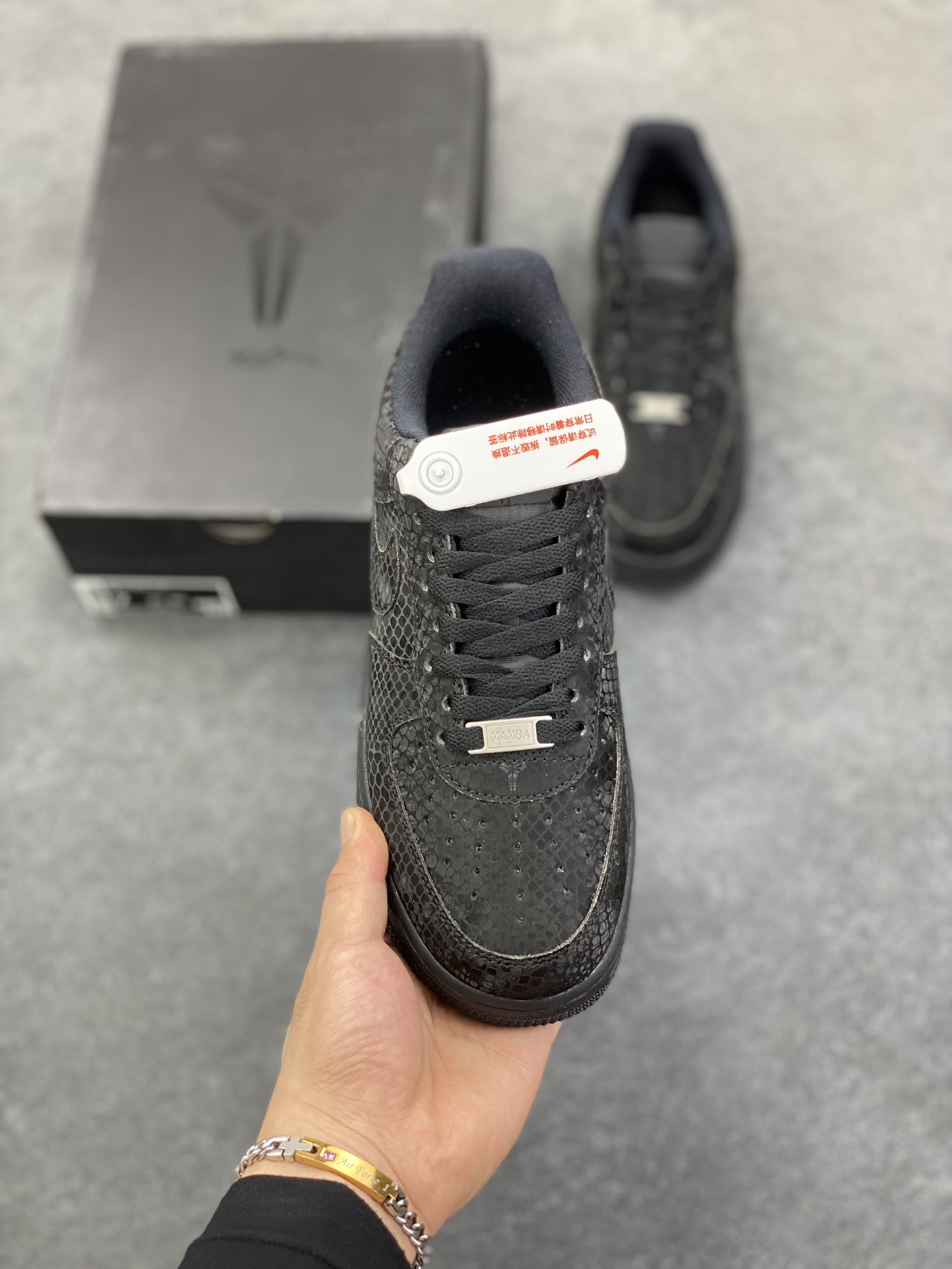 图片[2]-Nike Air Force 1 Low “Kobe Bryant”黑蛇纹科比限定 空军一号低帮休闲板鞋 原楦头原纸板 打造纯正空军版型#专注外贸渠道 全掌内置蜂窝气垫 #原盒配件 原厂中底钢印、拉帮完美 货号：IB0018-101 尺码：36 36.5 37.5 38 38.5 39 40 40.5 41 42 42.5 43 44 44.5 45-选品中心