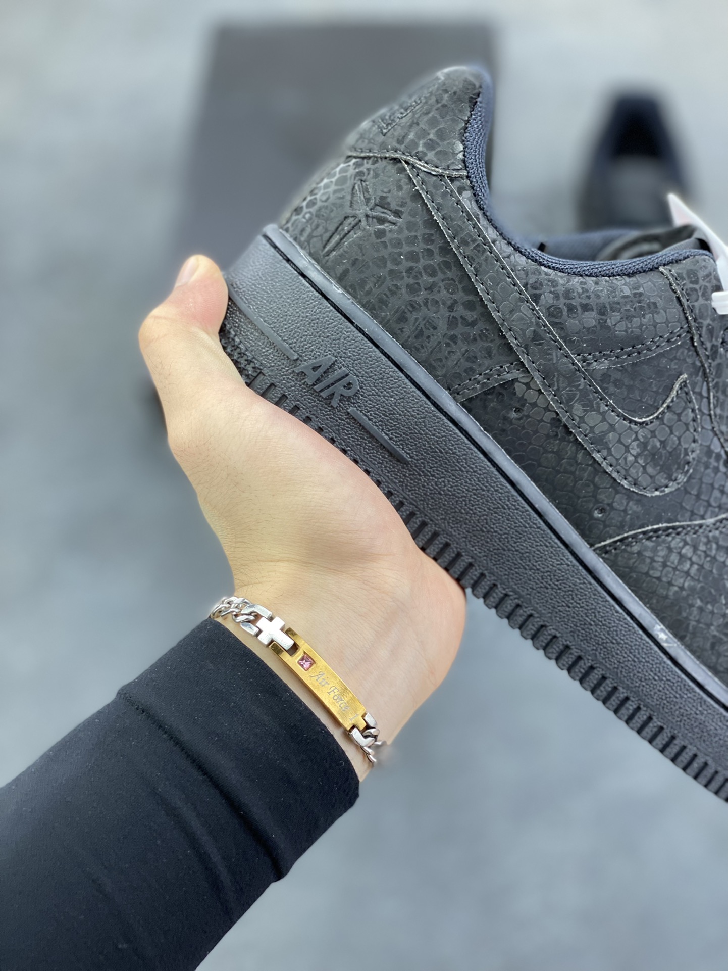 图片[6]-Nike Air Force 1 Low “Kobe Bryant”黑蛇纹科比限定 空军一号低帮休闲板鞋 原楦头原纸板 打造纯正空军版型#专注外贸渠道 全掌内置蜂窝气垫 #原盒配件 原厂中底钢印、拉帮完美 货号：IB0018-101 尺码：36 36.5 37.5 38 38.5 39 40 40.5 41 42 42.5 43 44 44.5 45-选品中心