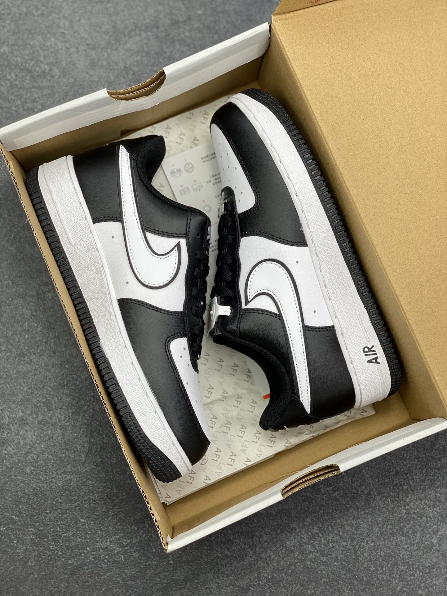 图片[9]-福利特价 Air Force 1 Nike Low 二代白黑熊猫 原楦头原纸板 打造纯正空军版型 专注外贸渠道 全掌内置蜂窝气垫 #原盒配件 原厂中底钢印、拉帮完美 货号：DV0788-001 尺码：36 36.5 37.5 38 38.5 39 40 40.5 41 42 42.5 43 44 44.5 45-选品中心