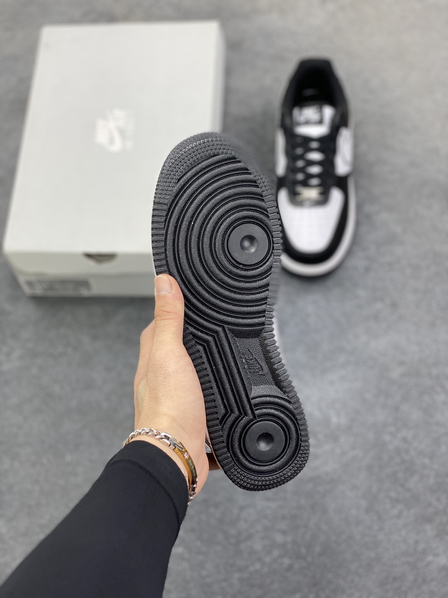 图片[5]-福利特价 Air Force 1 Nike Low 二代白黑熊猫 原楦头原纸板 打造纯正空军版型 专注外贸渠道 全掌内置蜂窝气垫 #原盒配件 原厂中底钢印、拉帮完美 货号：DV0788-001 尺码：36 36.5 37.5 38 38.5 39 40 40.5 41 42 42.5 43 44 44.5 45-选品中心