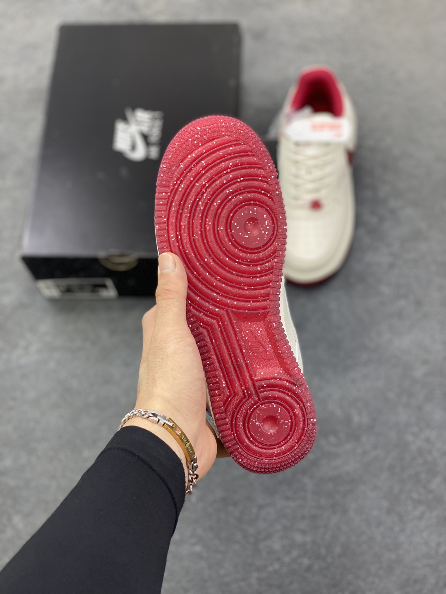图片[5]-福利特价 Air Force 1 Nike Low 情人节 原楦头原纸板 打造纯正空军版型 专注外贸渠道 全掌内置蜂窝气垫 #原盒配件 原厂中底钢印、拉帮完美 货号：FZ5068-161 尺码：36 36.5 37.5 38 38.5 39 40 40.5 41 42 42.5 43 44 44.5 45-选品中心