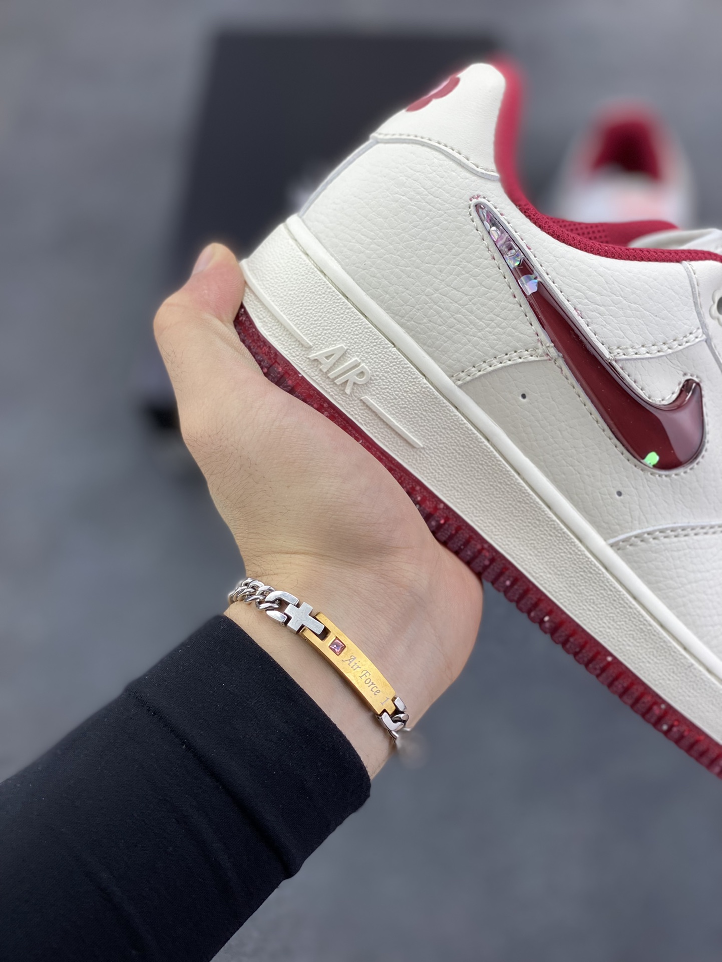 图片[6]-福利特价 Air Force 1 Nike Low 情人节 原楦头原纸板 打造纯正空军版型 专注外贸渠道 全掌内置蜂窝气垫 #原盒配件 原厂中底钢印、拉帮完美 货号：FZ5068-161 尺码：36 36.5 37.5 38 38.5 39 40 40.5 41 42 42.5 43 44 44.5 45-选品中心