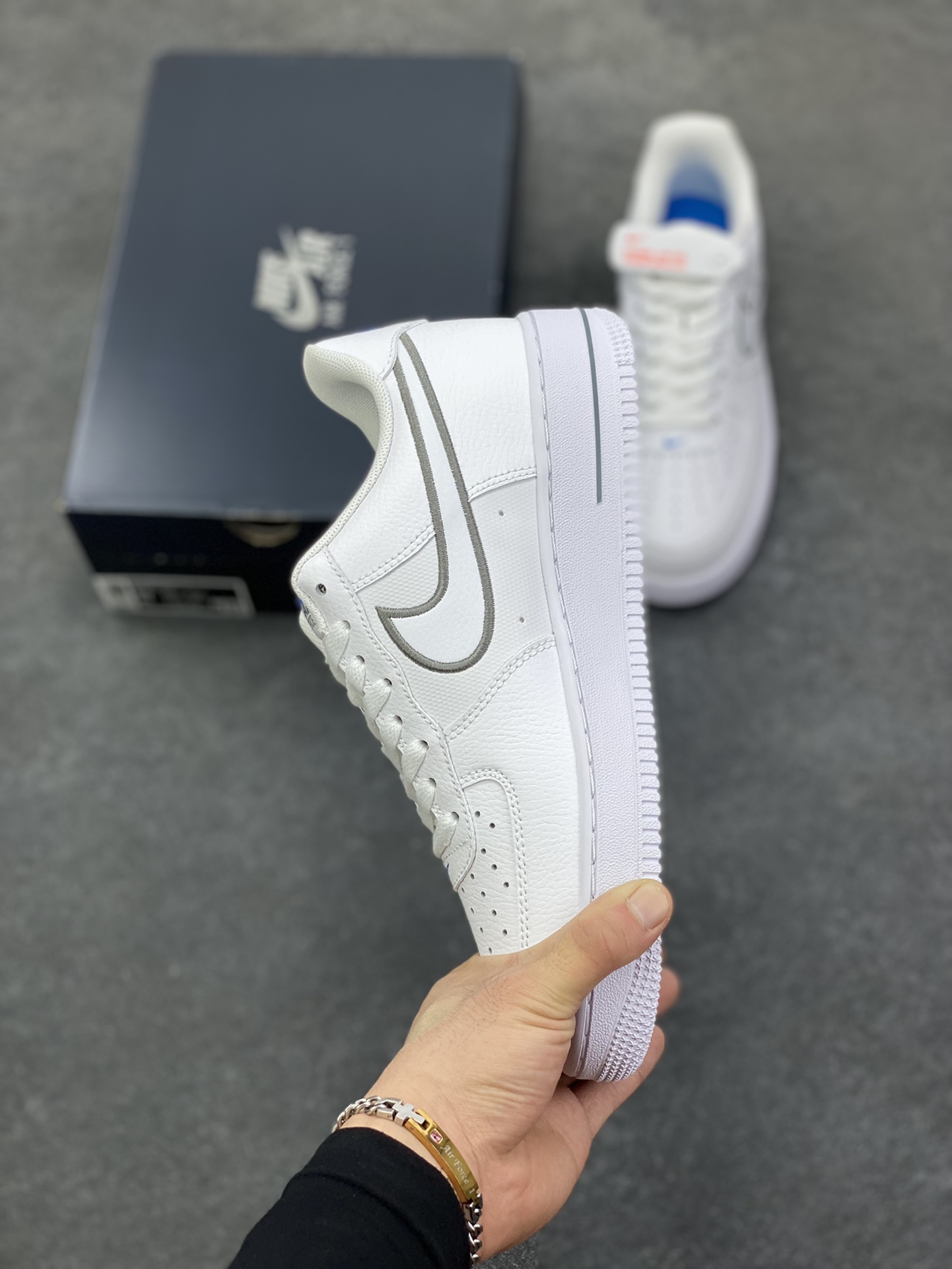 图片[3]-Air Force 1 Nike Low 米色 原楦头原纸板 打造纯正空军版型 专注外贸渠道 全掌内置蜂窝气垫 #原盒配件 原厂中底钢印、拉帮完美 货号：IB7677-100 尺码：36 36.5 37.5 38 38.5 39 40 40.5 41 42 42.5 43 44 44.5 45-选品中心