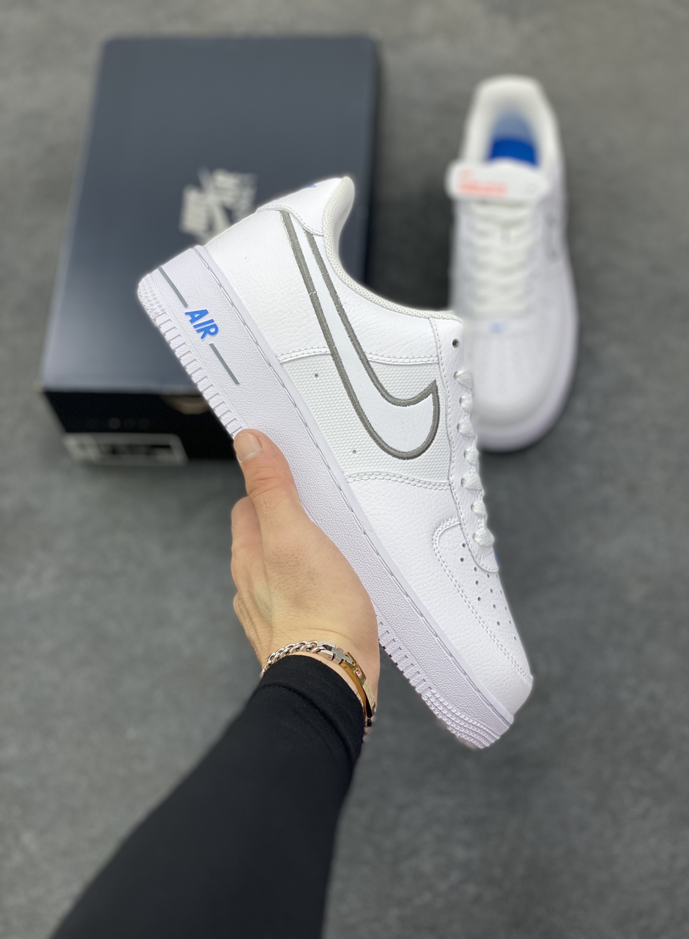 Air Force 1 Nike Low 米色 原楦头原纸板 打造纯正空军版型 专注外贸渠道 全掌内置蜂窝气垫 #原盒配件 原厂中底钢印、拉帮完美 货号：IB7677-100 尺码：36 36.5 37.5 38 38.5 39 40 40.5 41 42 42.5 43 44 44.5 45-选品中心