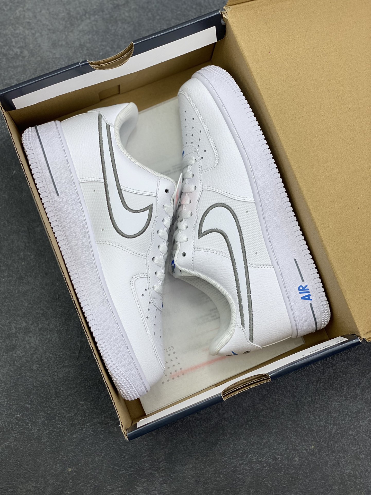 图片[9]-Air Force 1 Nike Low 米色 原楦头原纸板 打造纯正空军版型 专注外贸渠道 全掌内置蜂窝气垫 #原盒配件 原厂中底钢印、拉帮完美 货号：IB7677-100 尺码：36 36.5 37.5 38 38.5 39 40 40.5 41 42 42.5 43 44 44.5 45-选品中心