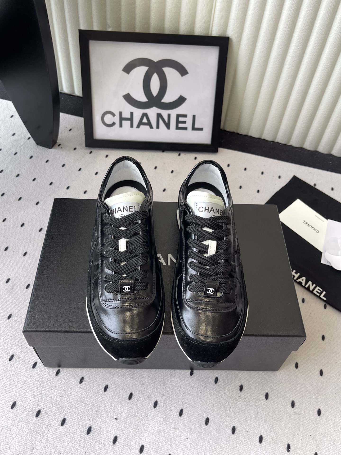 NO:484960,Women's Chanel new panda couple sneakers top version original purchase and development full of fashionable footwear The love of internet celebrity bloggers Super popular model Imported oil wax leather upper Sheepskin lining Original TPU outsole Size: 35-41, casual shoes/sports shoes, chanel, sneakers, sheepskin19860909P女  Chanel新款熊猫情侣运动鞋 顶级版本 原版购入开发 上脚时髦感十足 网红博主的挚爱 超高人气款 进口油蜡皮鞋面 羊皮内里 原版TPU大底 Size: 35-41,休闲鞋/运动鞋,chanel,sneakers,sheepskin,Women's Shoes