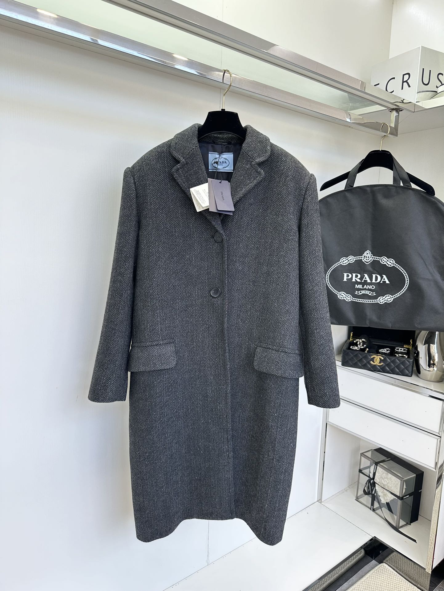 Prada Wool-Blend Overcoat: Effortless Chic, Timeless Style 2 i1757659163 3505 0
