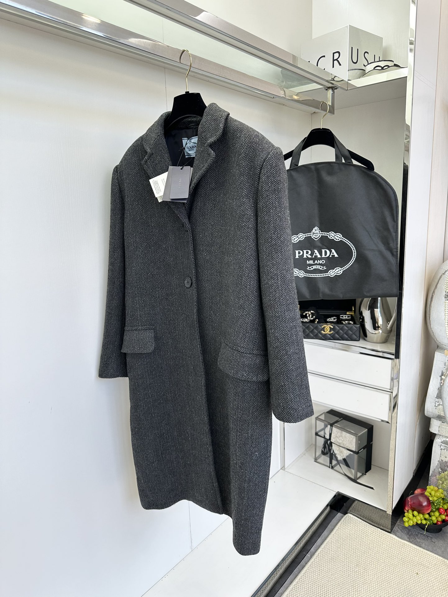 Prada Wool-Blend Overcoat: Effortless Chic, Timeless Style 3 i1757659163 674 1