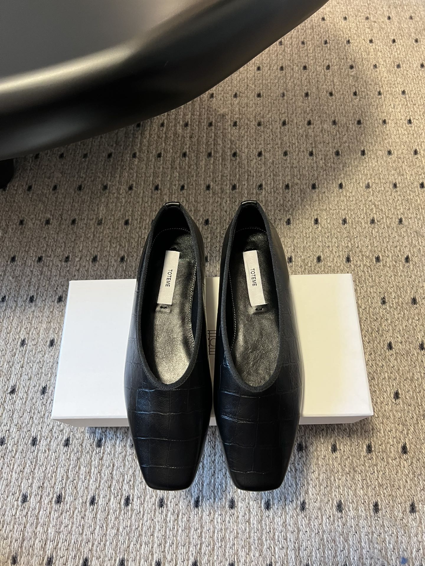 The Row 25SS voorjaar/zomer nieuwe ballerina's met wolvoering en geborsteld suède zool