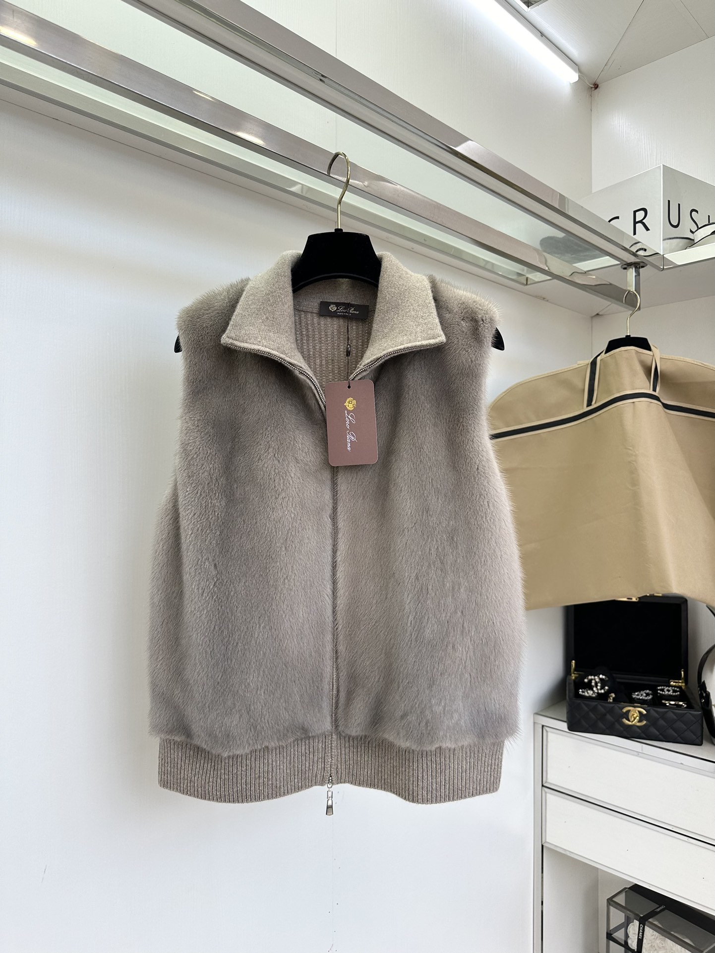 Mink & Cashmere Knit Vest - Soft, Warm & Stylish 2 i1757688363 2868 0