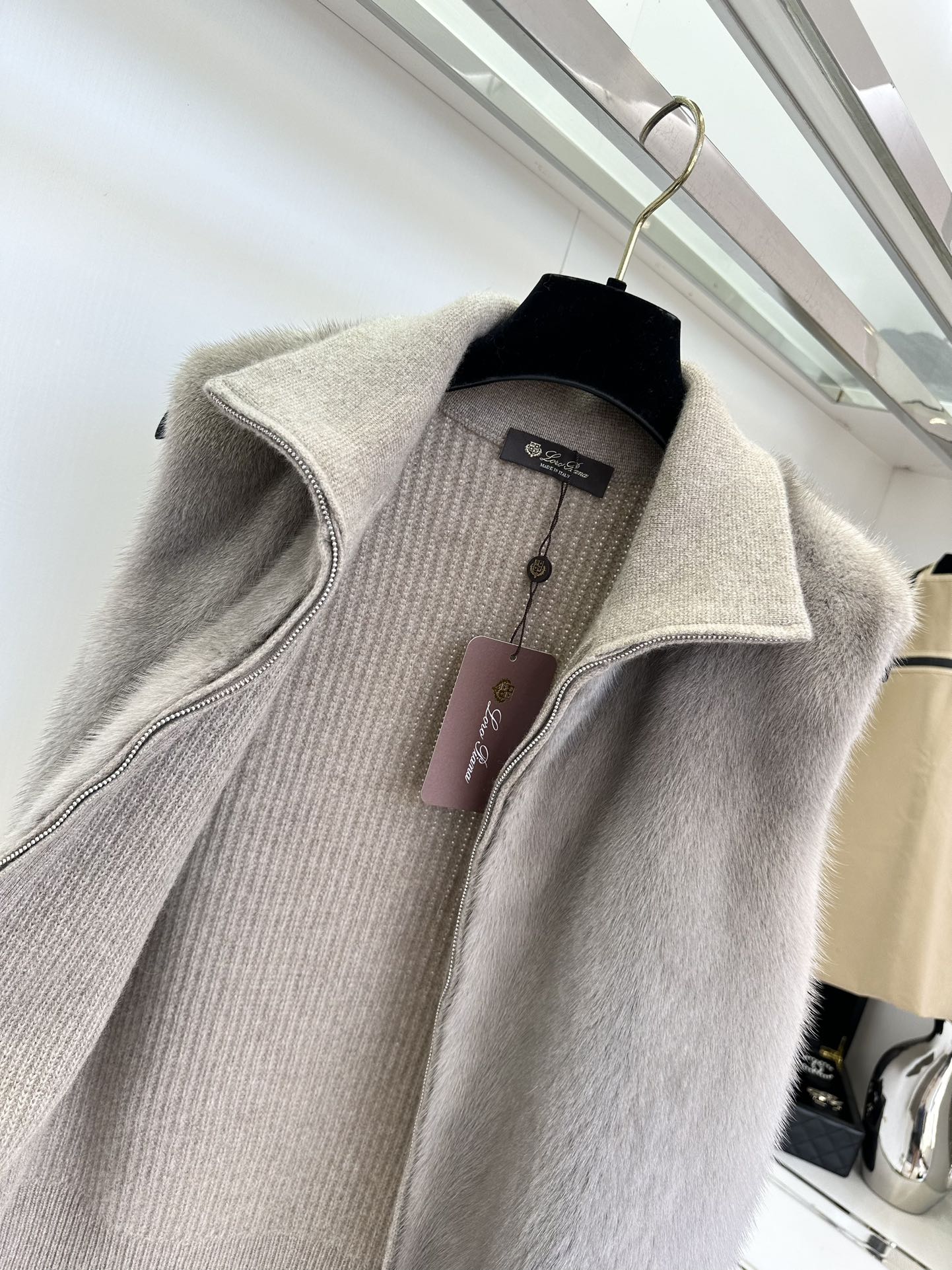 Mink & Cashmere Knit Vest - Soft, Warm & Stylish 8 i1757688363 602 6