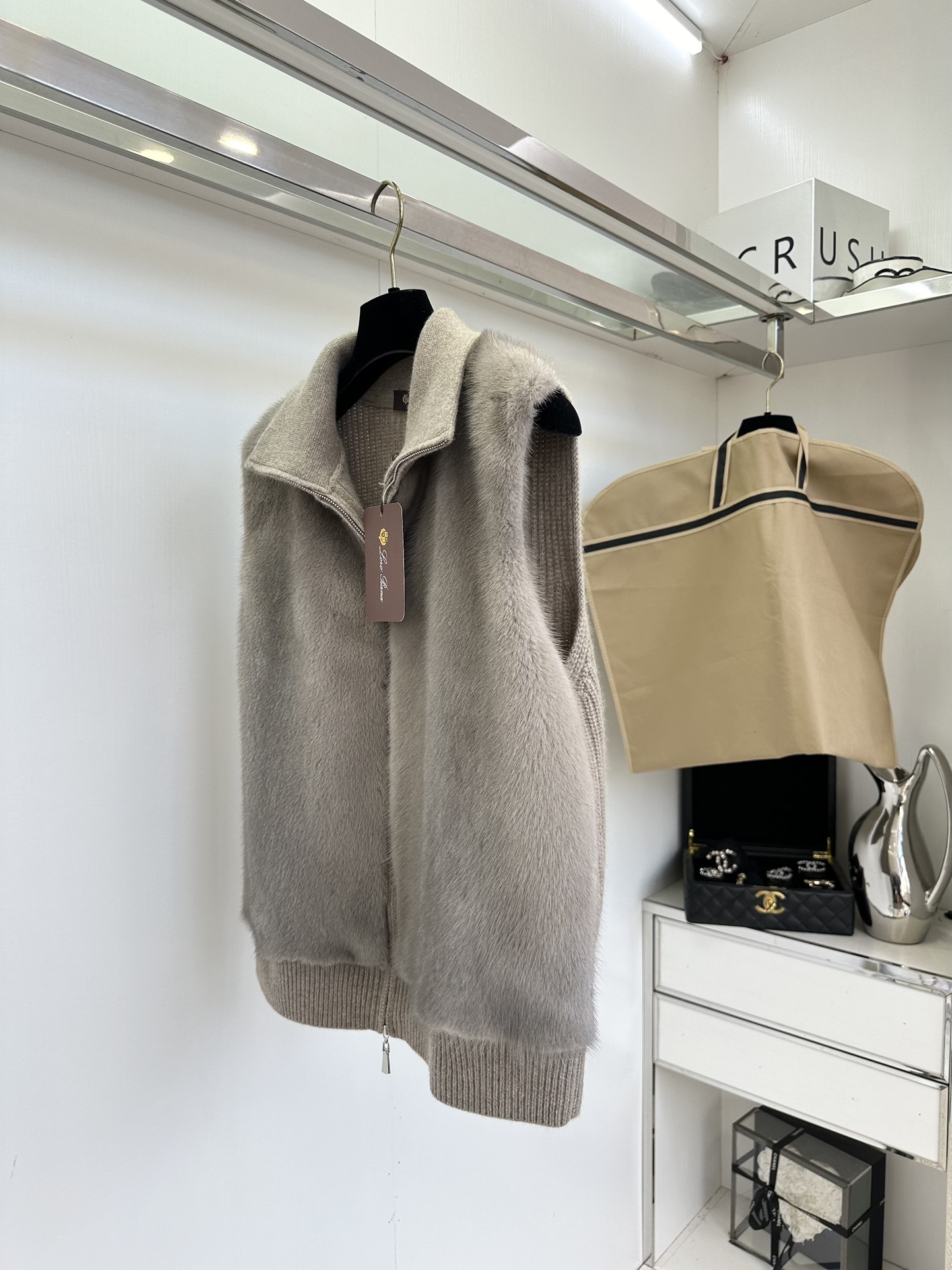 Mink & Cashmere Knit Vest - Soft, Warm & Stylish 4 i1757688363 6102 2